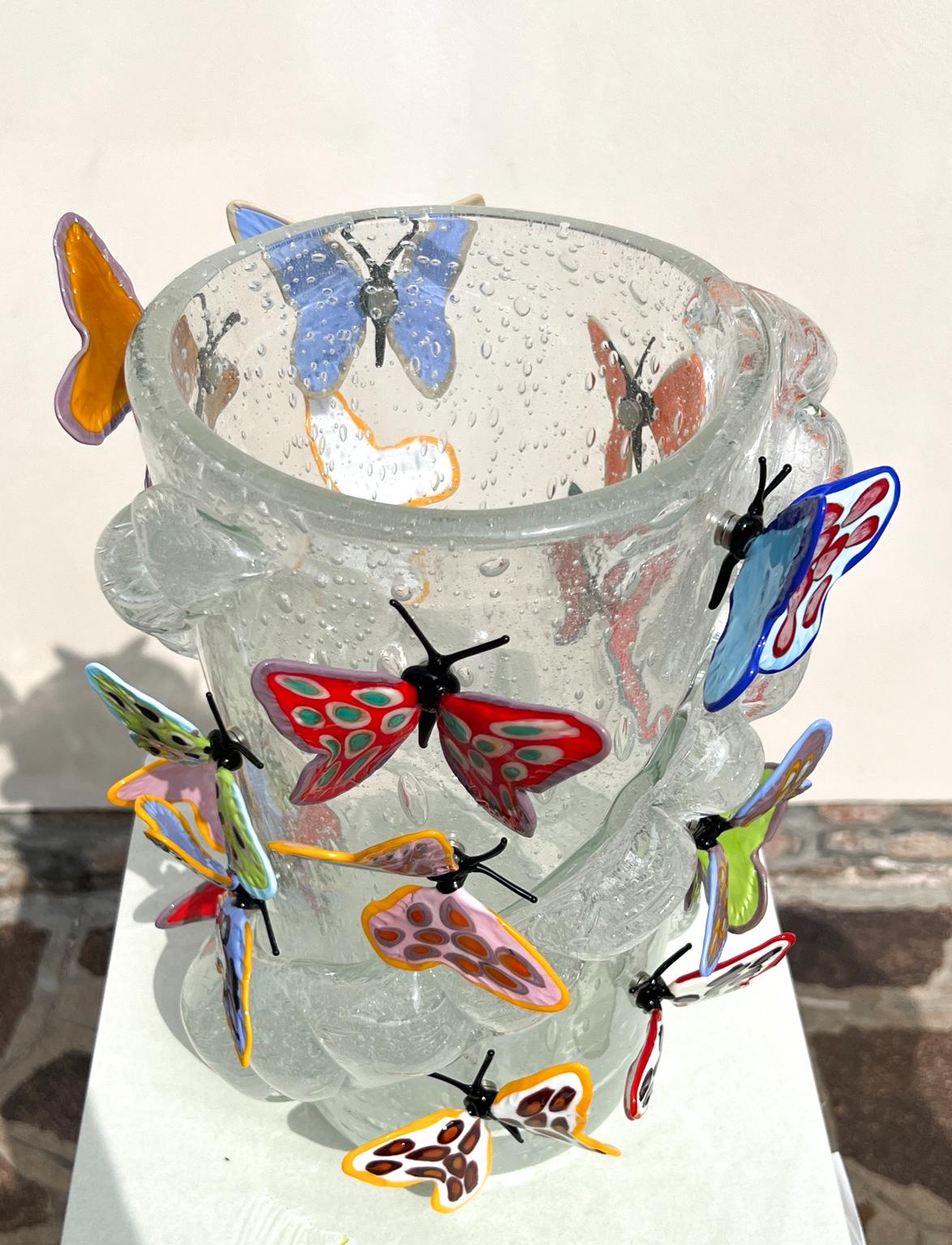 Costantini Diego Modern Kristall Pulegoso Made Murano Glass Vase mit Schmetterlingen (Italienisch) im Angebot