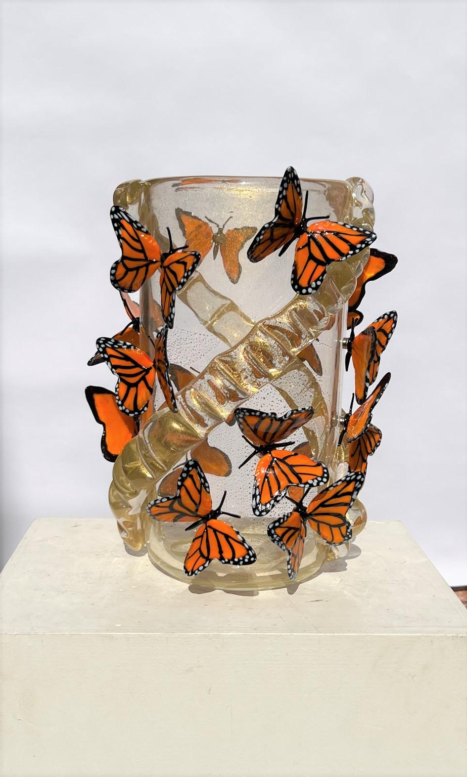 Costantini Diego Modern Real Gold Made Murano Glass Vase with Butterflies For Sale 3