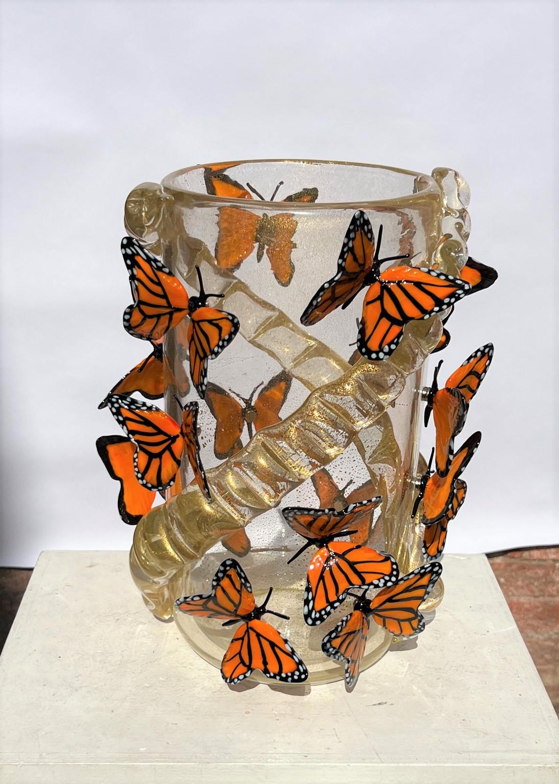 Costantini Diego Modern Real Gold Made Murano Glass Vase avec papillons en vente 4
