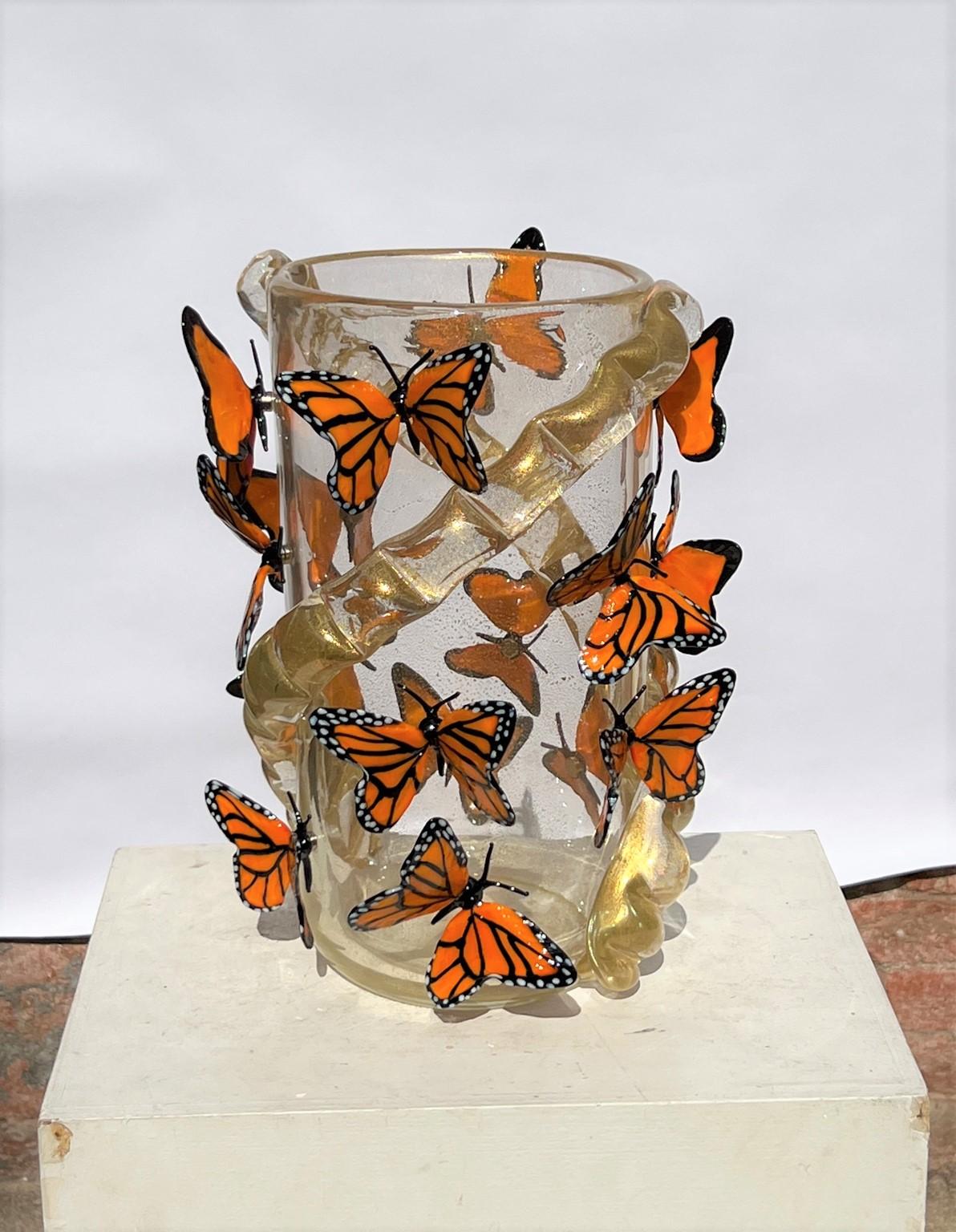 Italian Costantini Diego Modern Real Gold Made Murano Glass Vase with Butterflies For Sale