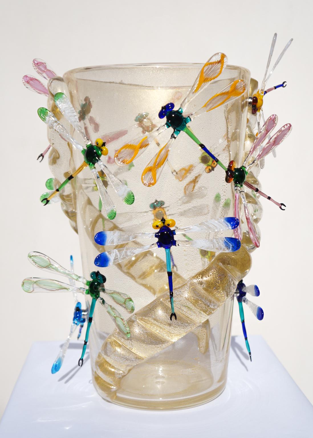 Handmade Murano glass blown vase with real 24kt gold leaf and multicolored dragonflies attached with magnet. 
The vase contains 14 dragonflies.
Modern vase ideal for a modern and rustic classic environment, for everyone. This work was carried out in