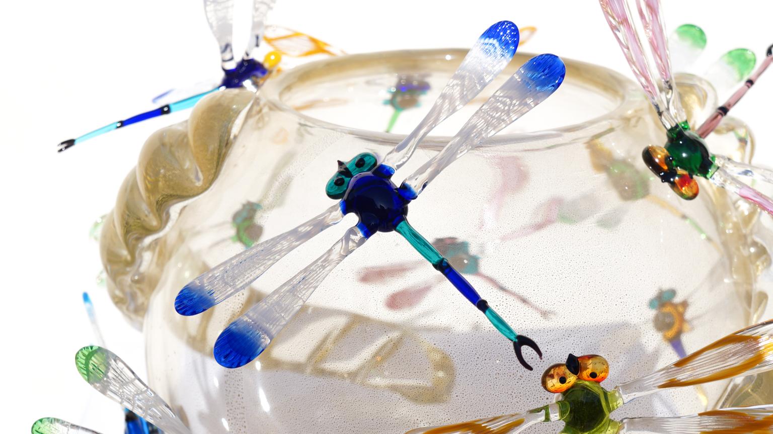 Italiano Costantini Diego Vaso moderno in oro vero di Murano con libellule, 2022 in vendita