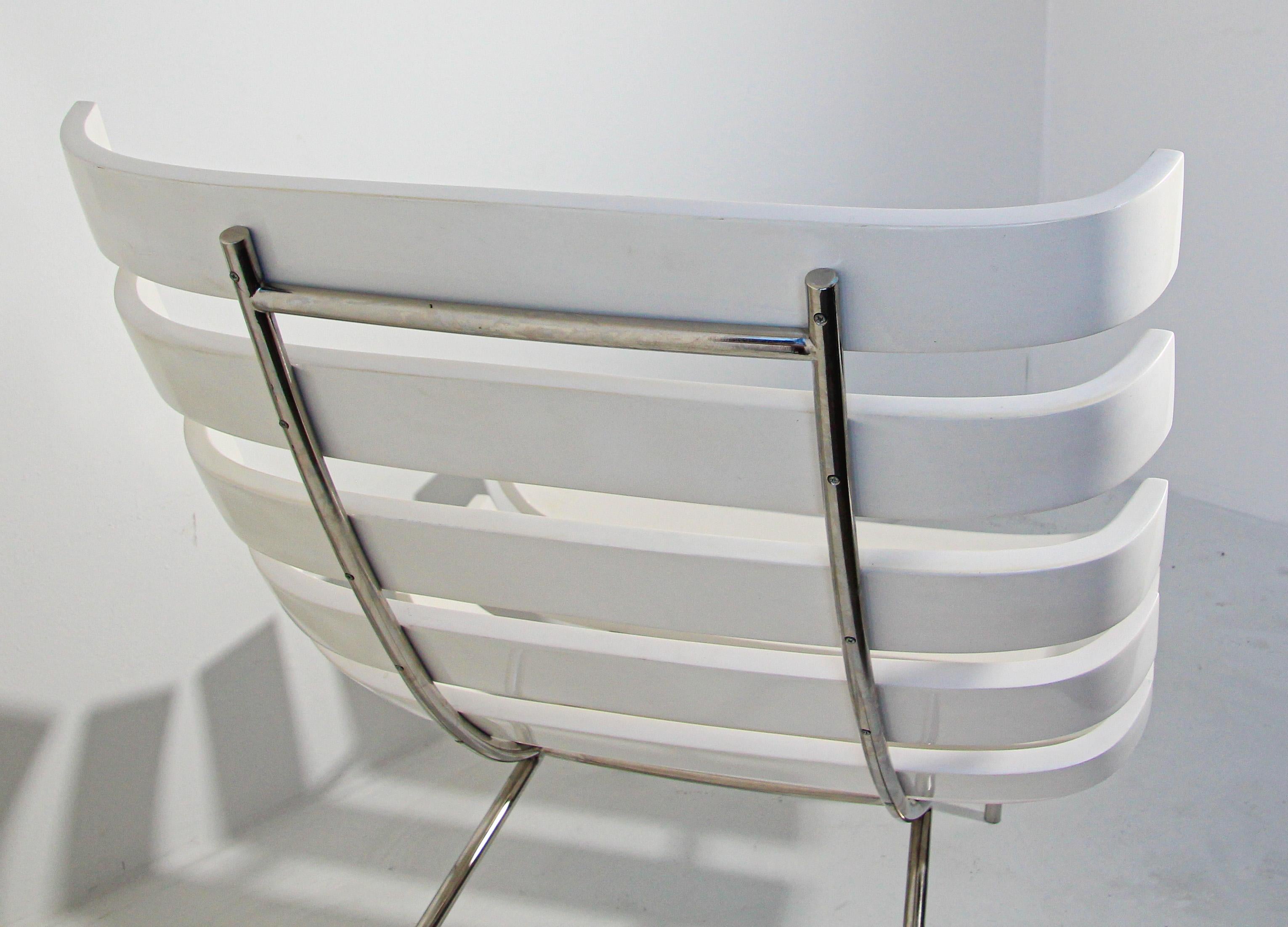 Loungesessel im Costela-Stil, weißer Stuhl nach Martin Eisler Carlo Hauner im Angebot 3