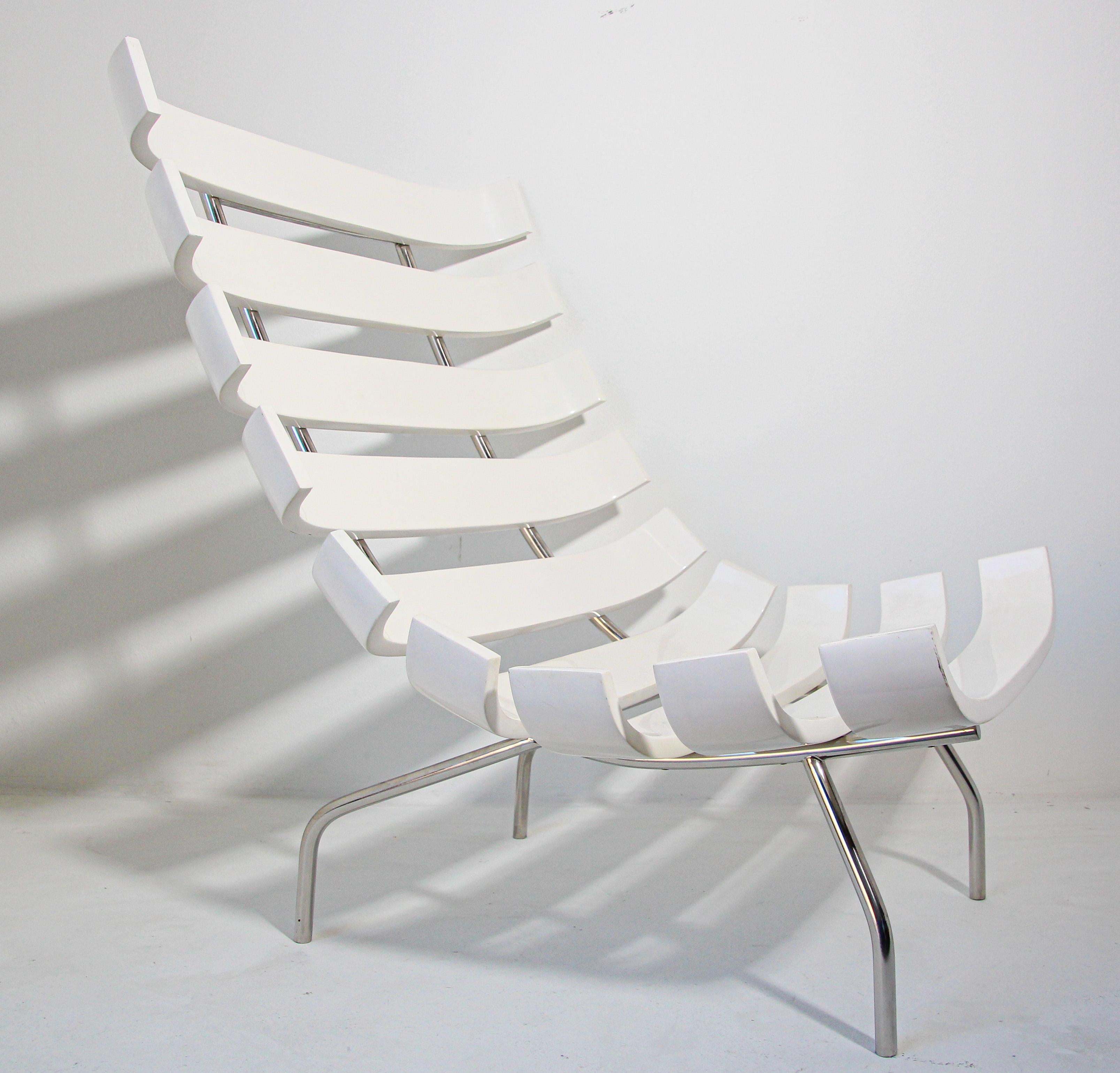 Loungesessel im Costela-Stil, weißer Stuhl nach Martin Eisler Carlo Hauner (Metall) im Angebot