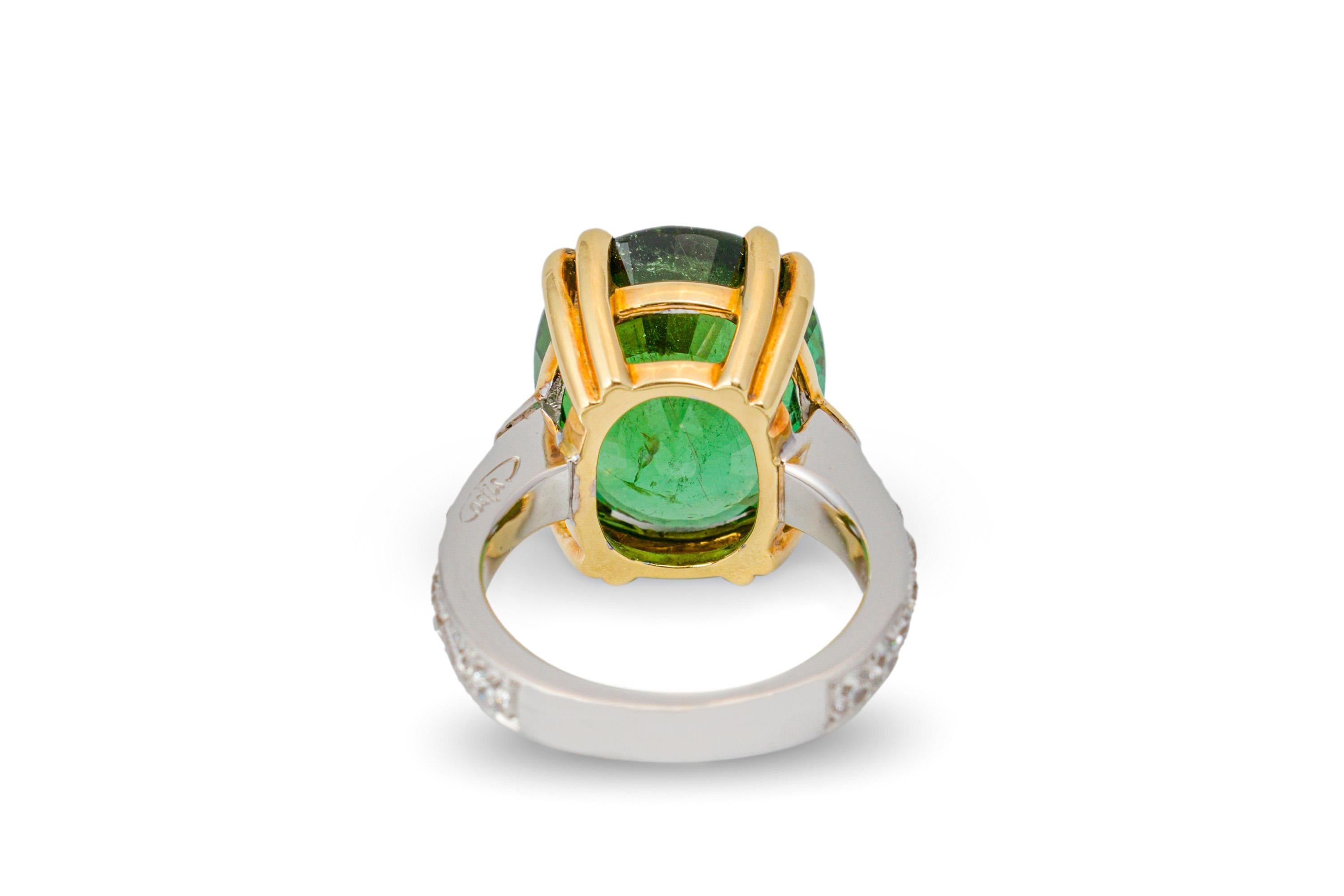 Bague « Costis » en forme d'aigle avec tourmaline verte de 17,14 carats et diamants Pour femmes en vente