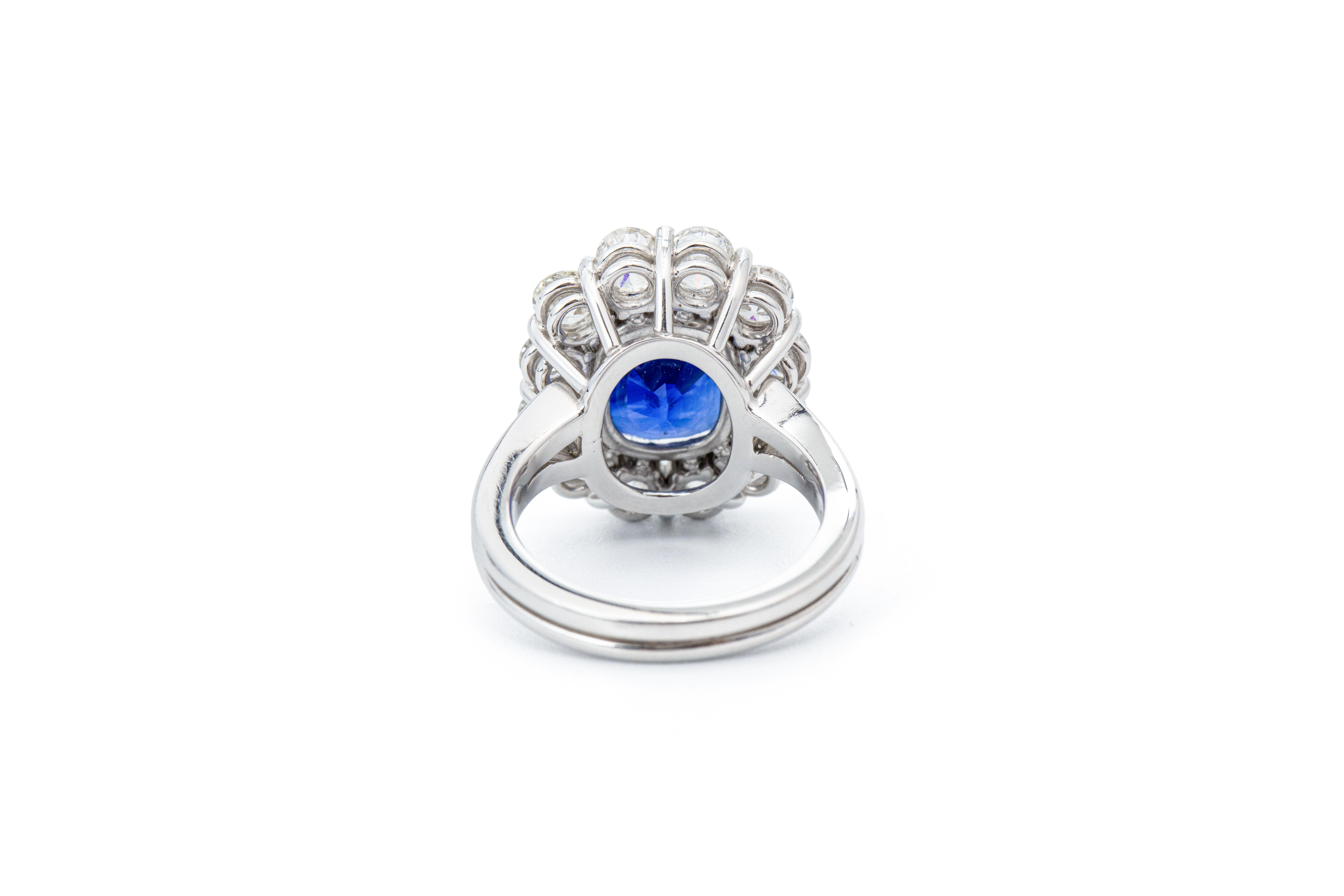 Bague « Costis » en saphirs royaux et diamants - Saphir bleu royal certifié 7,38 ct Neuf - En vente à Athens, GR