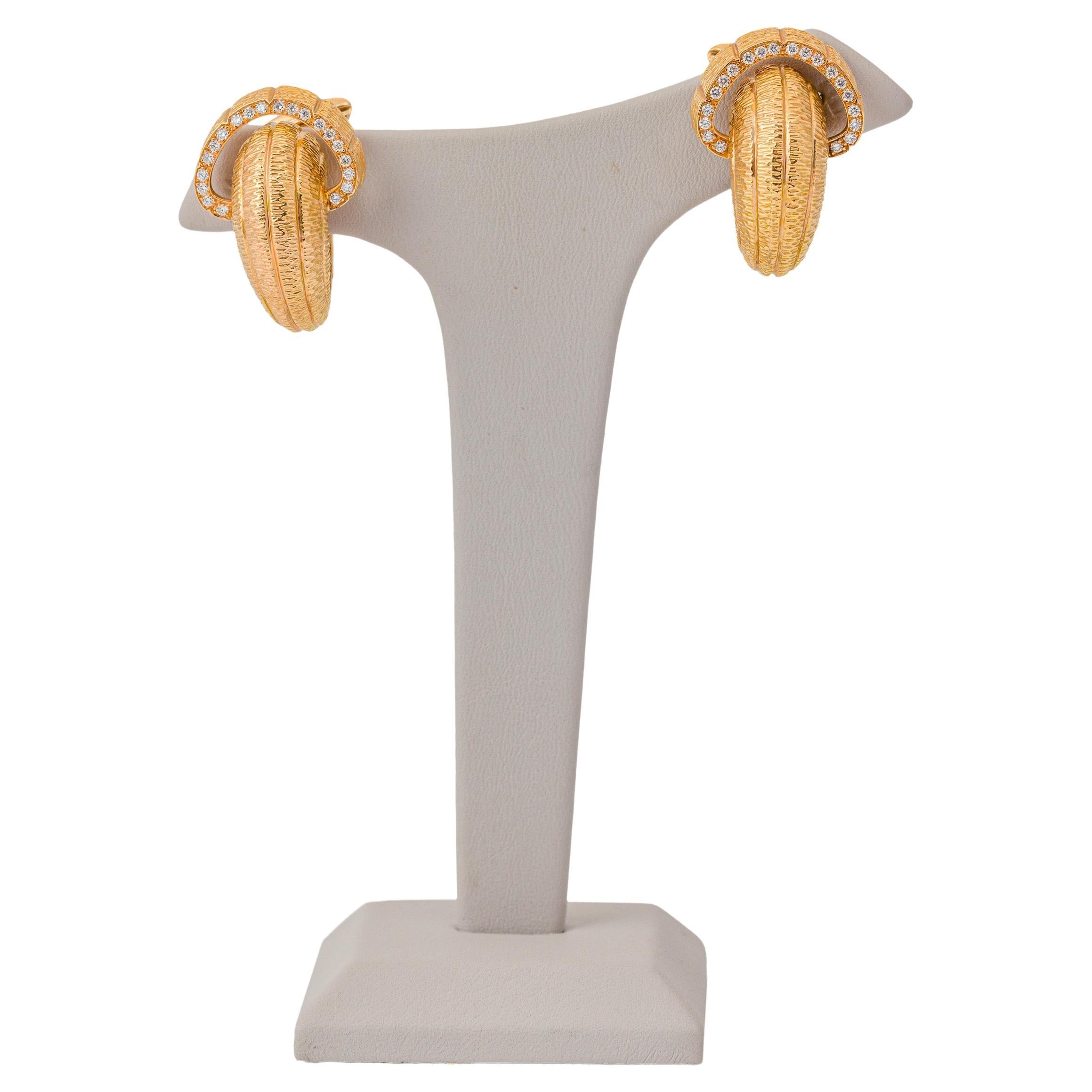 "Costis" Snail Shell Earrings Engraved in 18K Rose Gold - VVS 0.59 Cts Diamonds For Sale