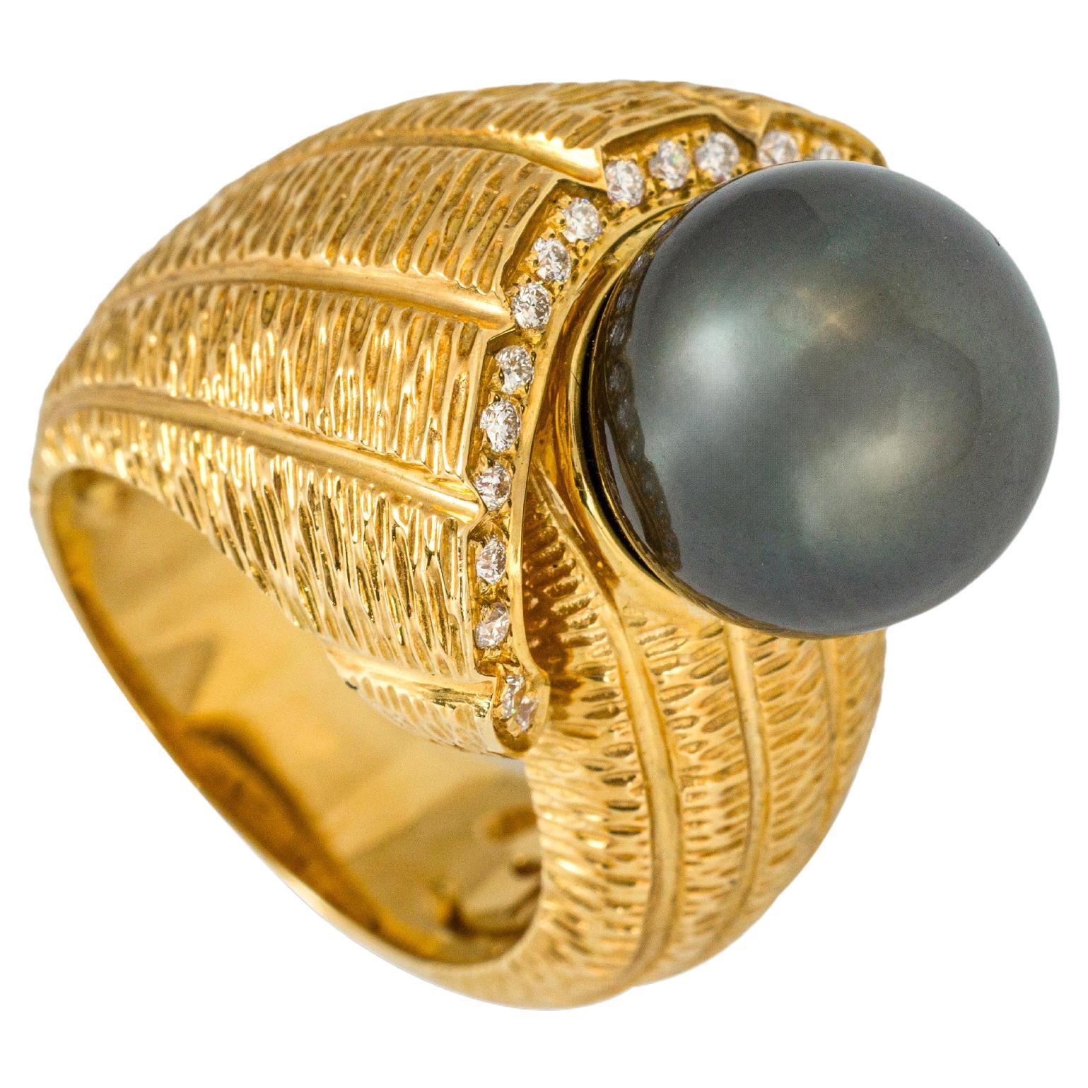 "Costis" Snail Shell Ring with South Sea Black Pearl of 3.03 grams 