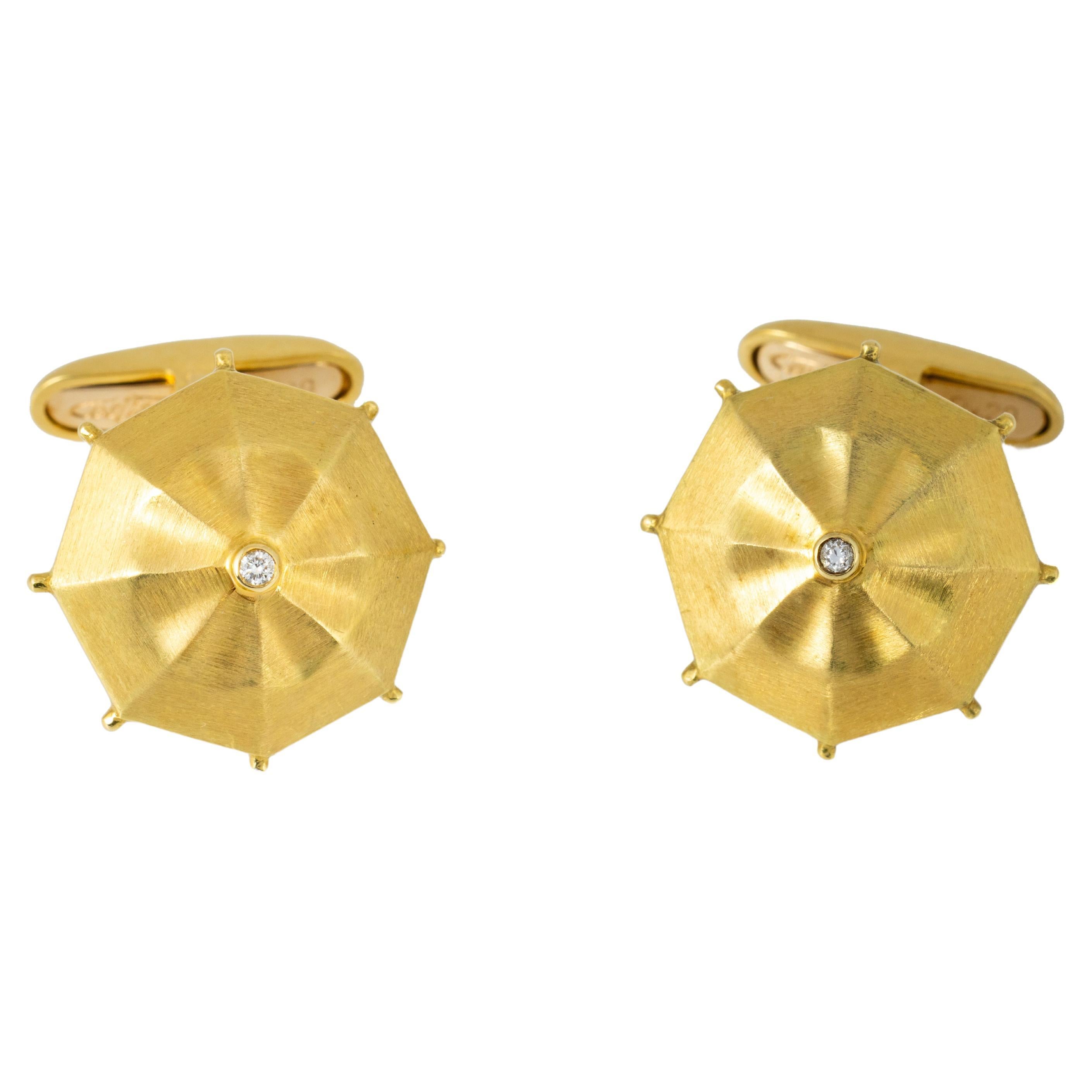 Boutons de manchette "Costis" Umbrella Collection YG avec 0,04 carats de diamant au centre en vente