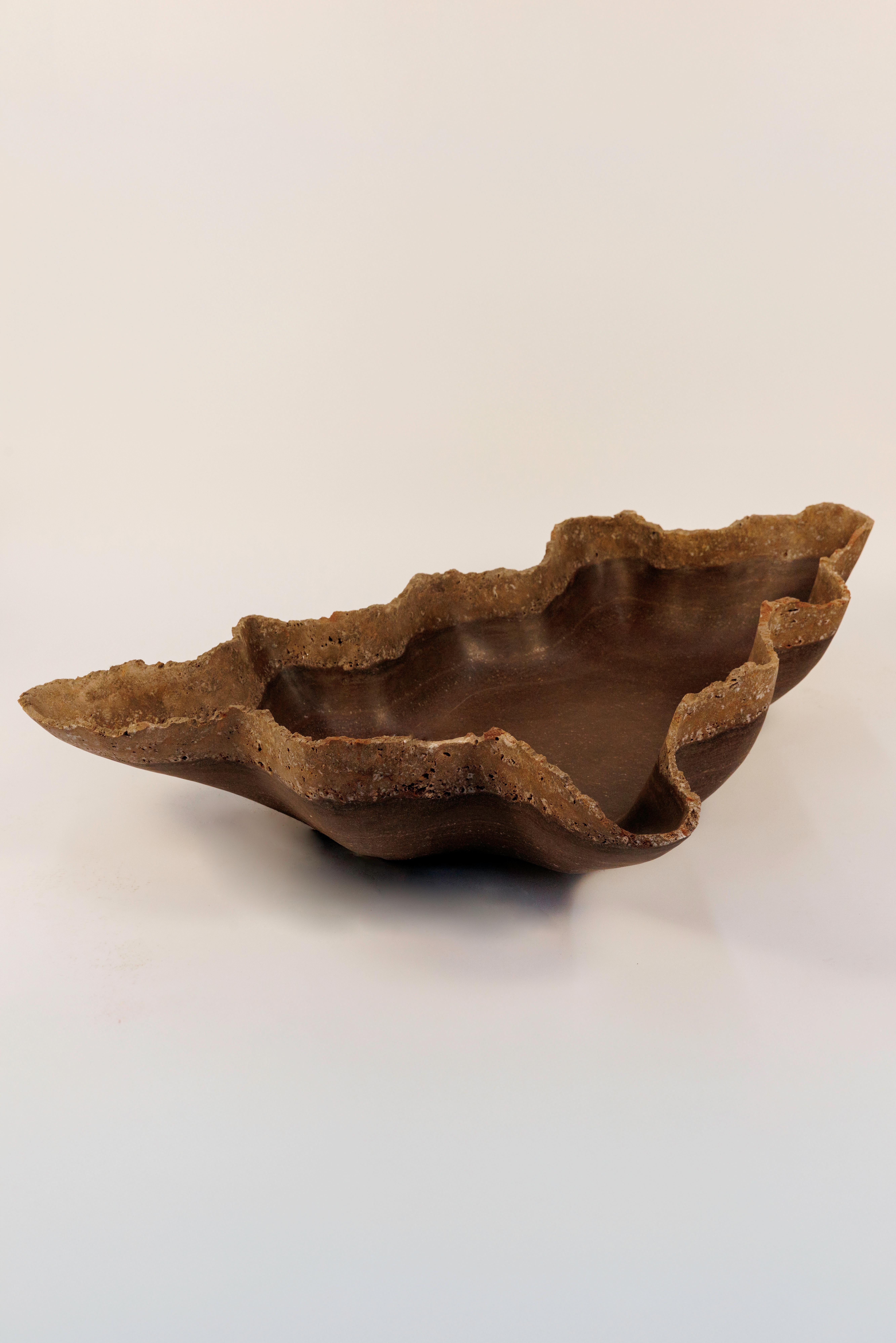 Hand-Crafted Costra de Tierra, Large-Scale Handcrafted Bowl in Mexican Onyx For Sale