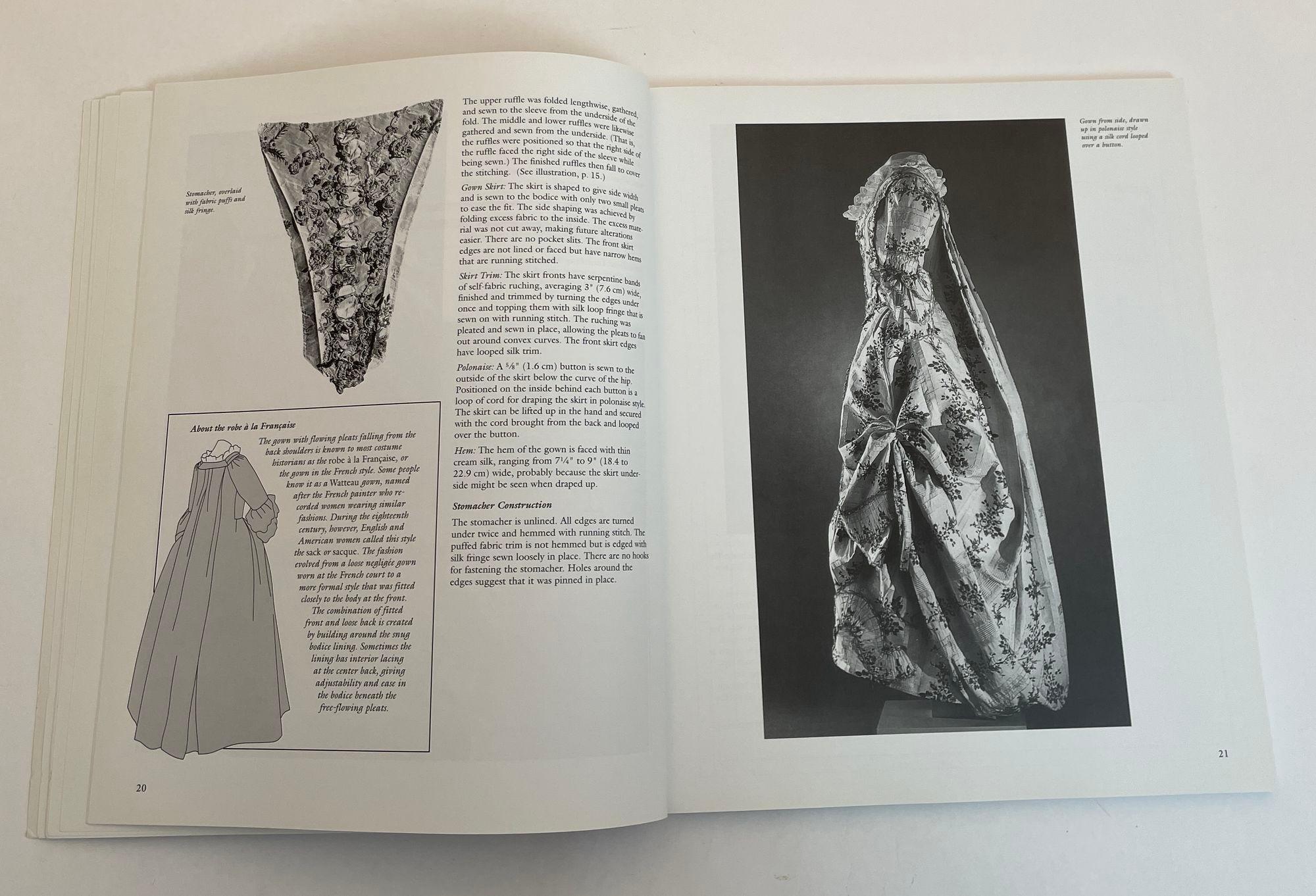 Primer Plano del Traje: Construcción y patrón de la ropa, 1750-1790 Siglo XXI y contemporáneo en venta