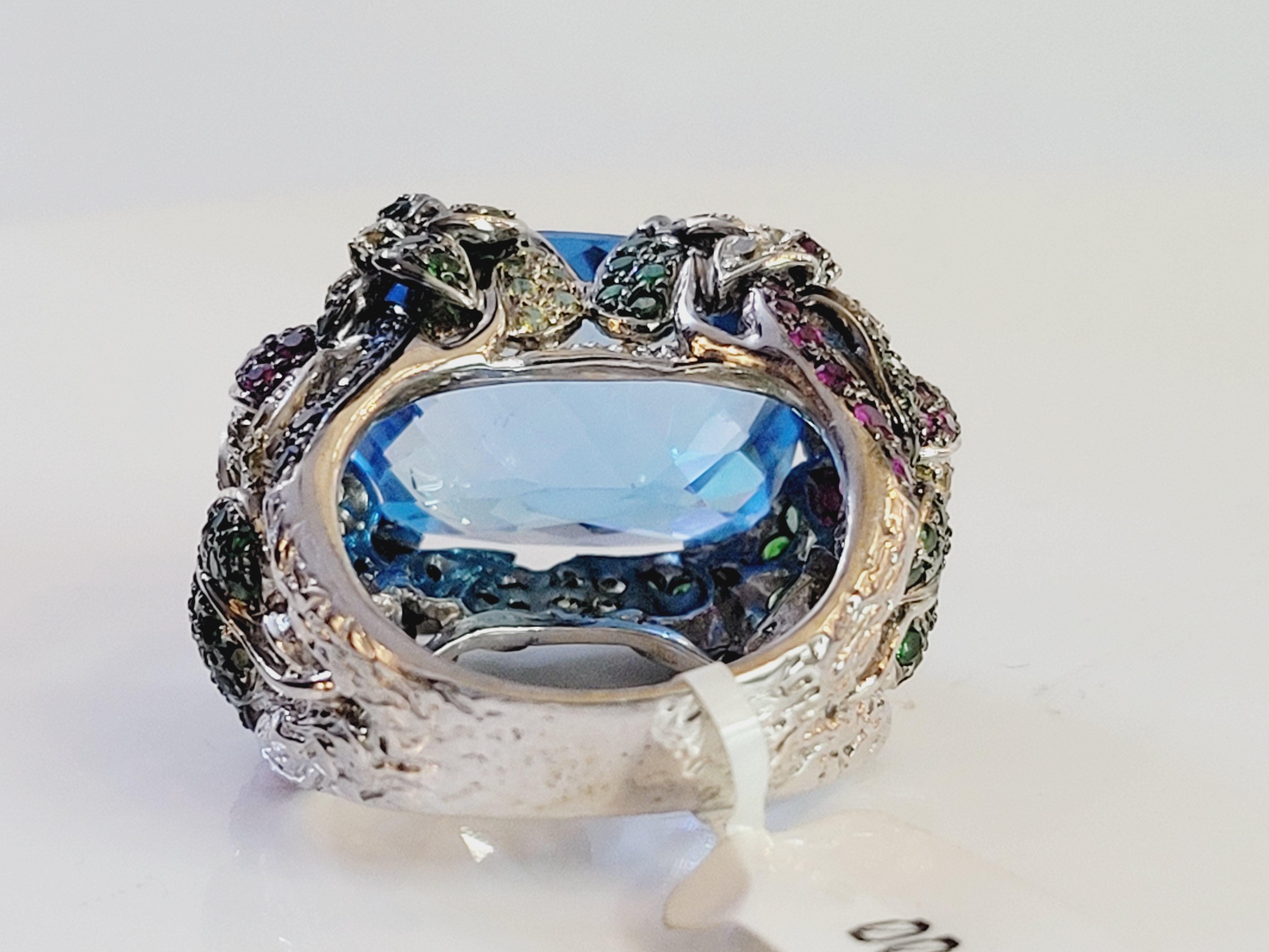 Custom made 14K Blue topaz ring Size 9.12 In Excellent Condition For Sale In New York, NY