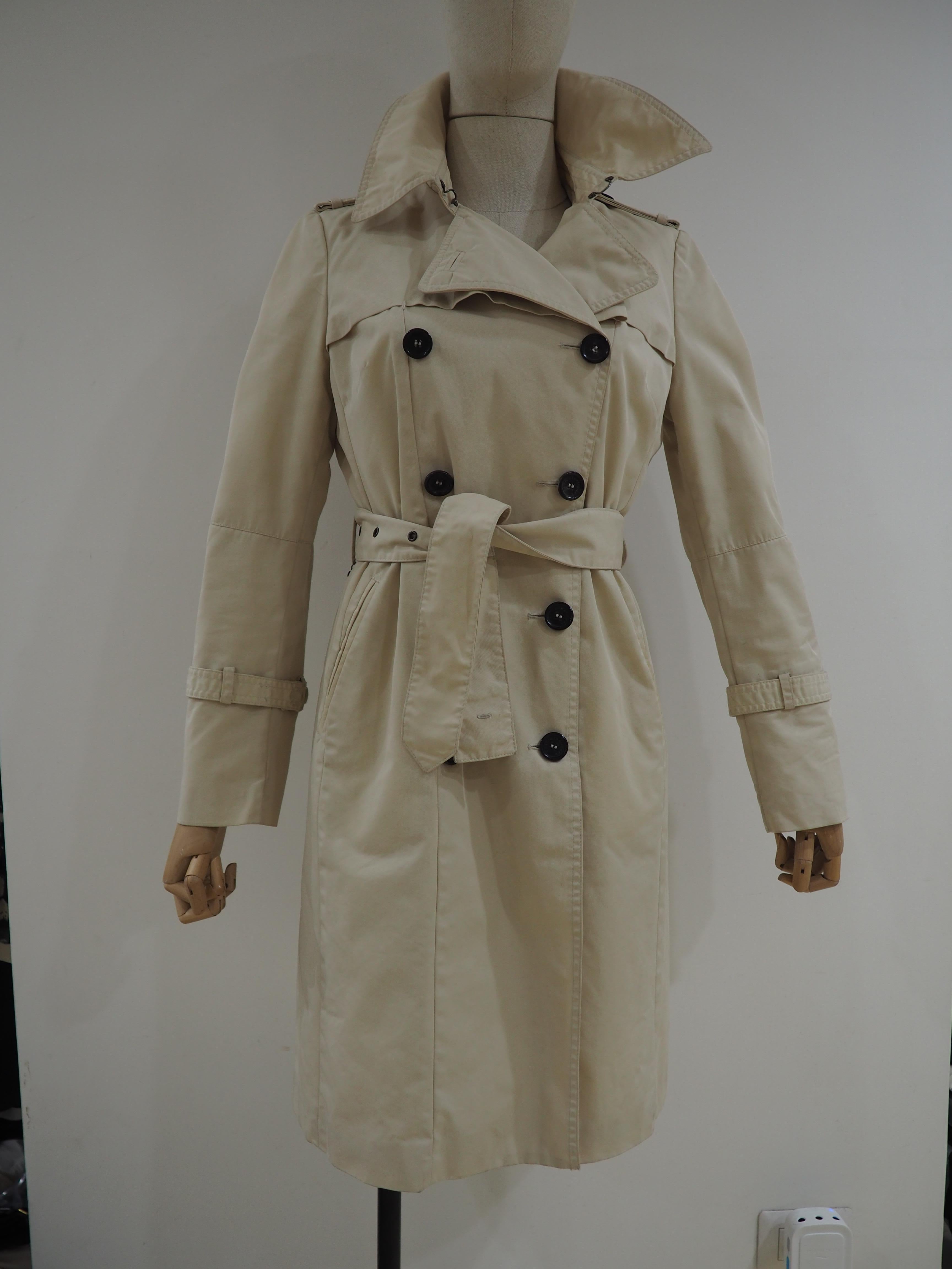 Nationaler beige Costume-Trenchcoat im Zustand „Gut“ im Angebot in Capri, IT