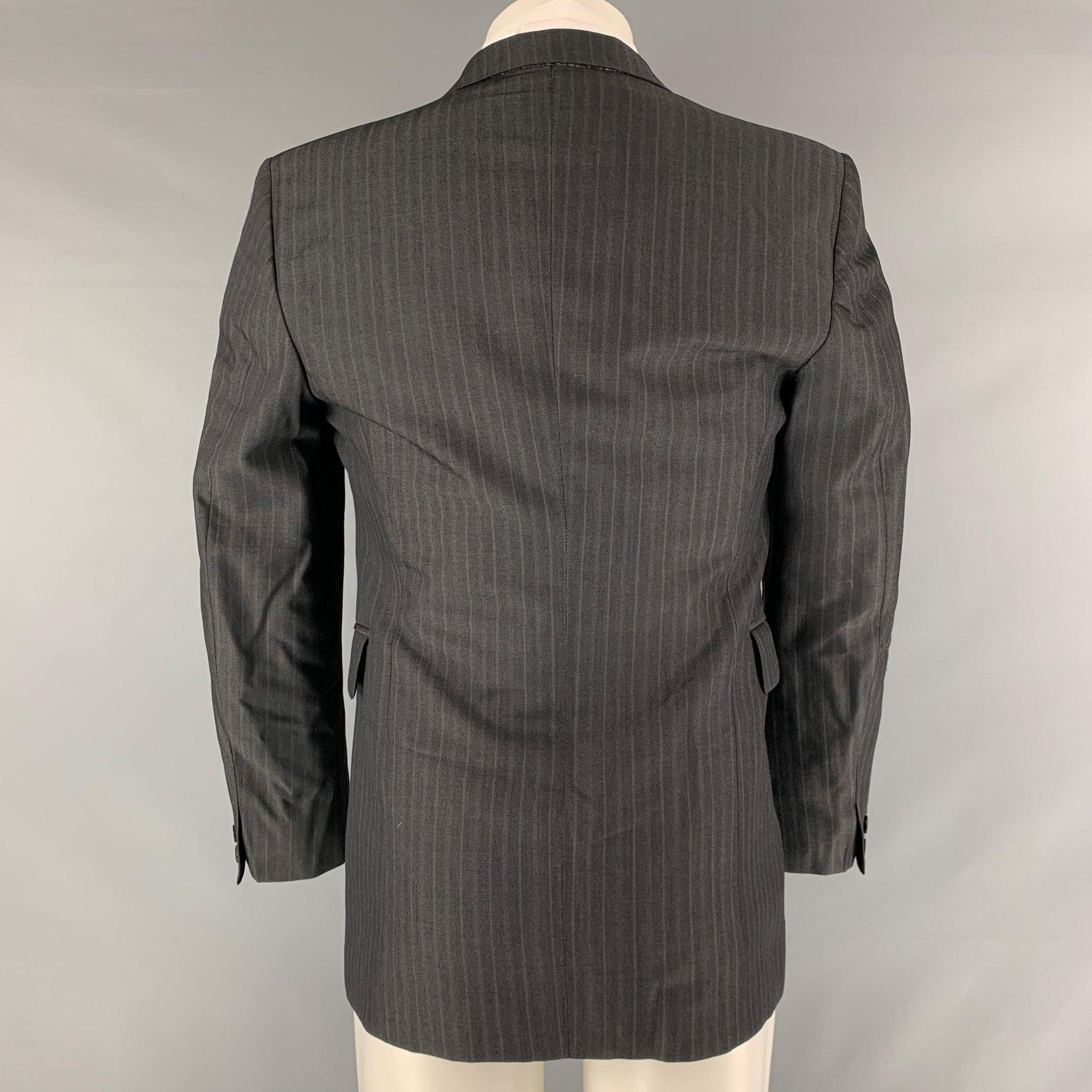 Costume National Taille 38 Manteau de sport en laine mélangée à rayures noires à revers échancré Bon état - En vente à San Francisco, CA