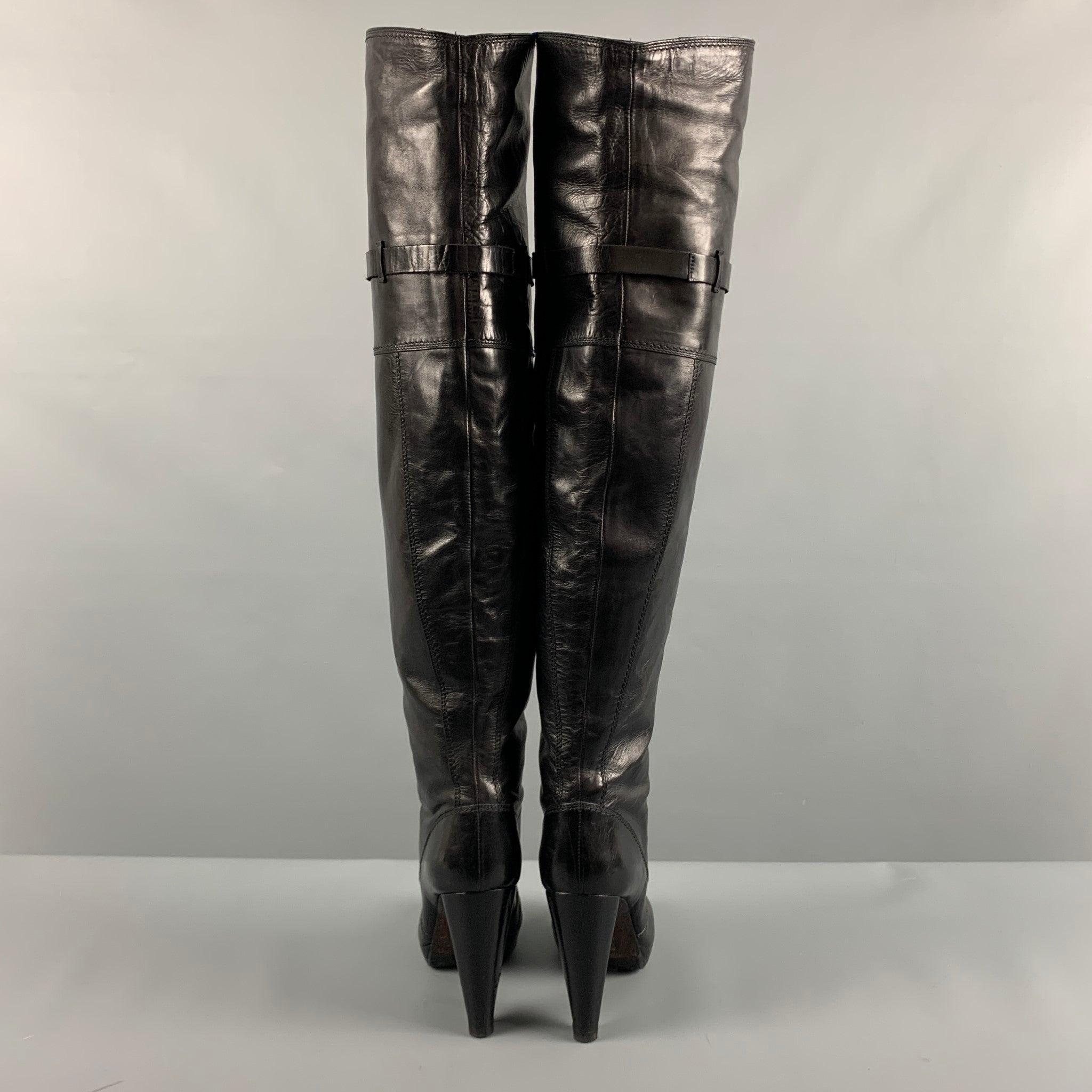 CoSTUME NATIONAL Size 6 Black Leather Pull On Boots In Good Condition For Sale In San Francisco, CA