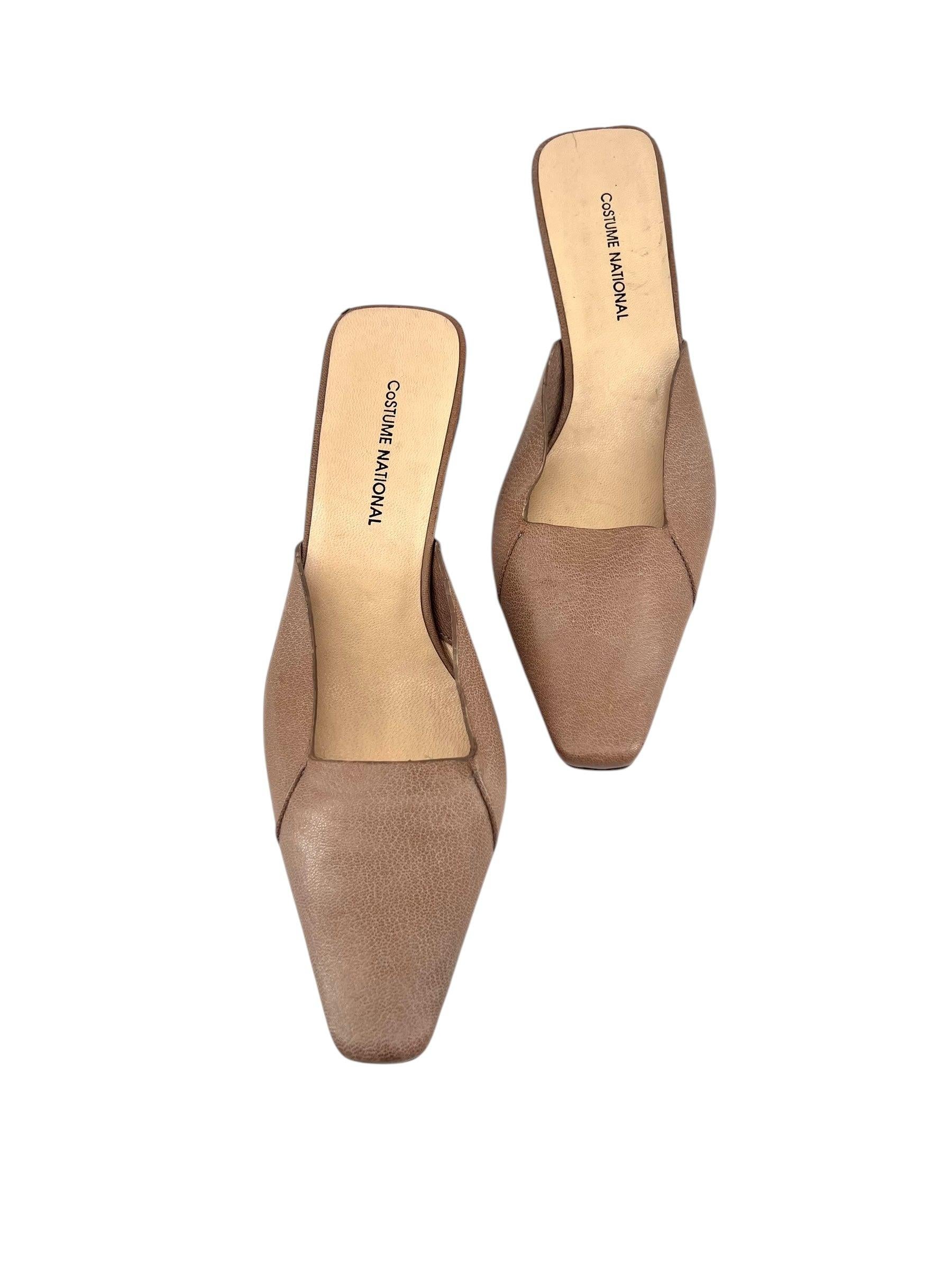 Costume National Taupe Leather Minimalist Kitten Heel Mule, New/Old In condizioni Nuovo in vendita a Los Angeles, CA