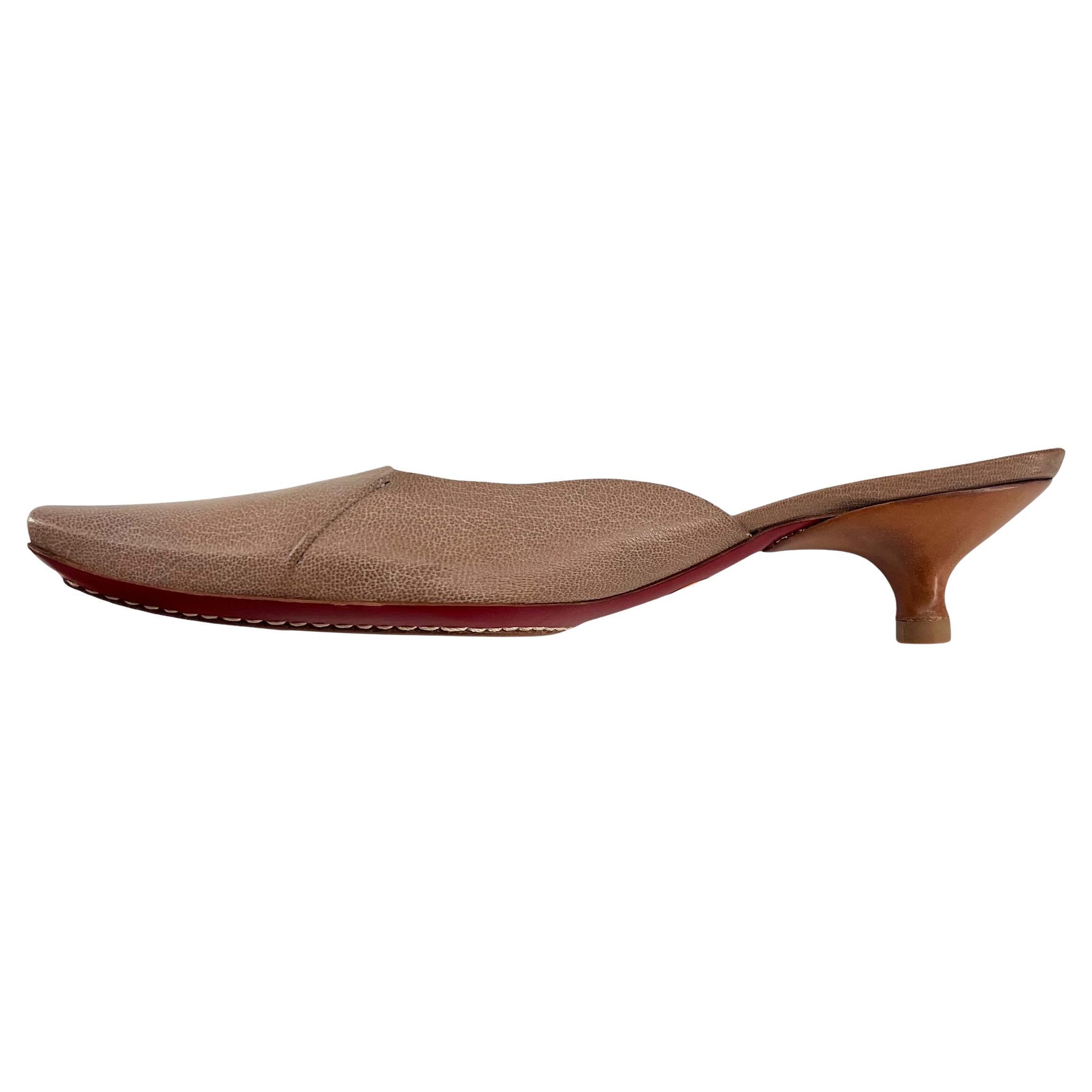 Costume National Taupe Leather Minimalist Kitten Heel Mule, New/Old in vendita