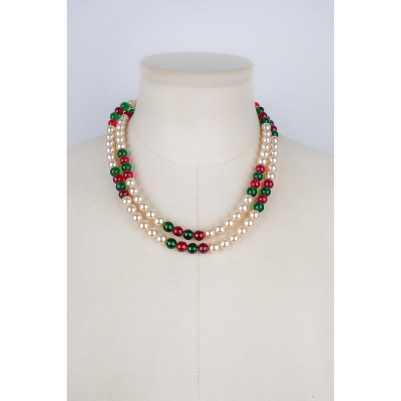 Costume Pearl Sautoir Necklace With Glass Pearl. In Excellent Condition For Sale In SAINT-OUEN-SUR-SEINE, FR