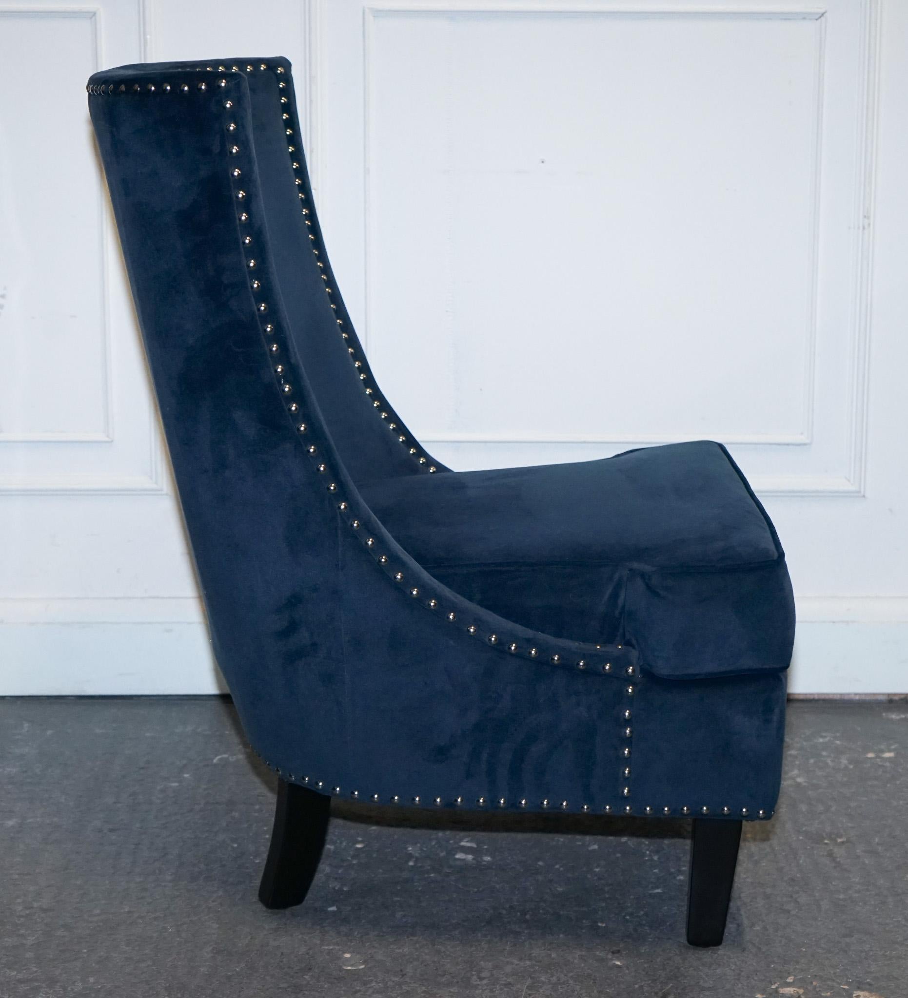 Hand-Crafted COTSWOLD LUXE EX SHOWROOM NAVY SLIPPER CHAIR WITH SILVER STUD DETAiL For Sale