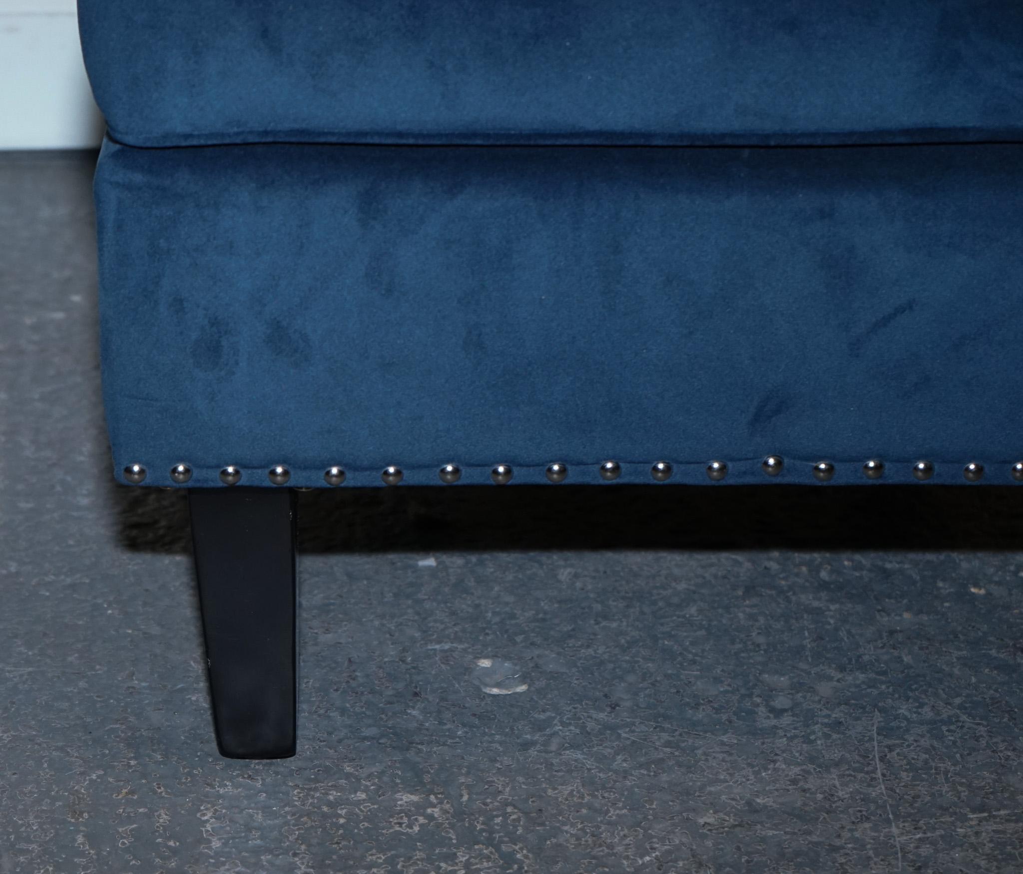 20th Century COTSWOLD LUXE EX SHOWROOM NAVY SLIPPER CHAIR WITH SILVER STUD DETAiL For Sale
