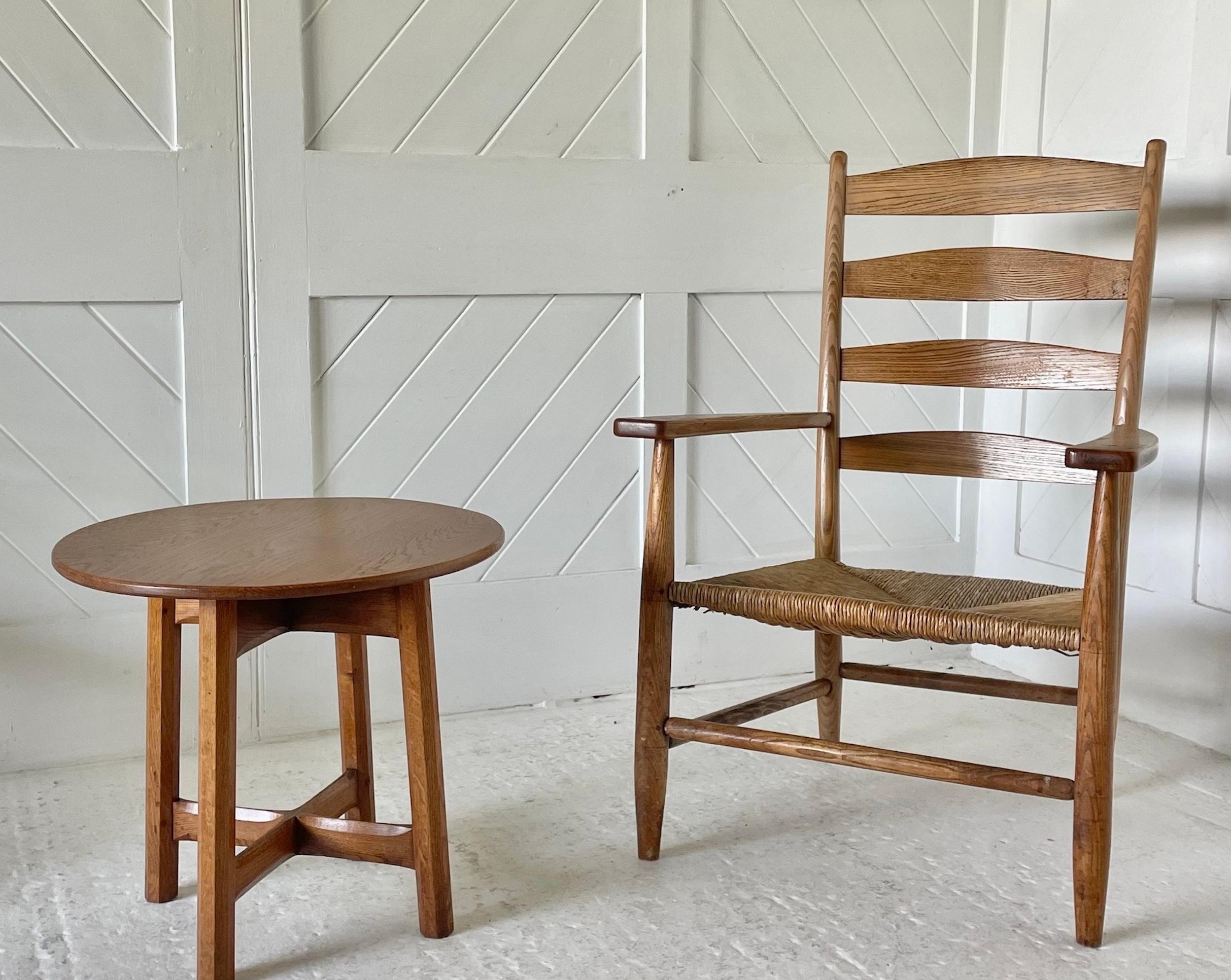Arts and Crafts Sedia da camino della Cotswold School attribuita a Gordon Russell in vendita