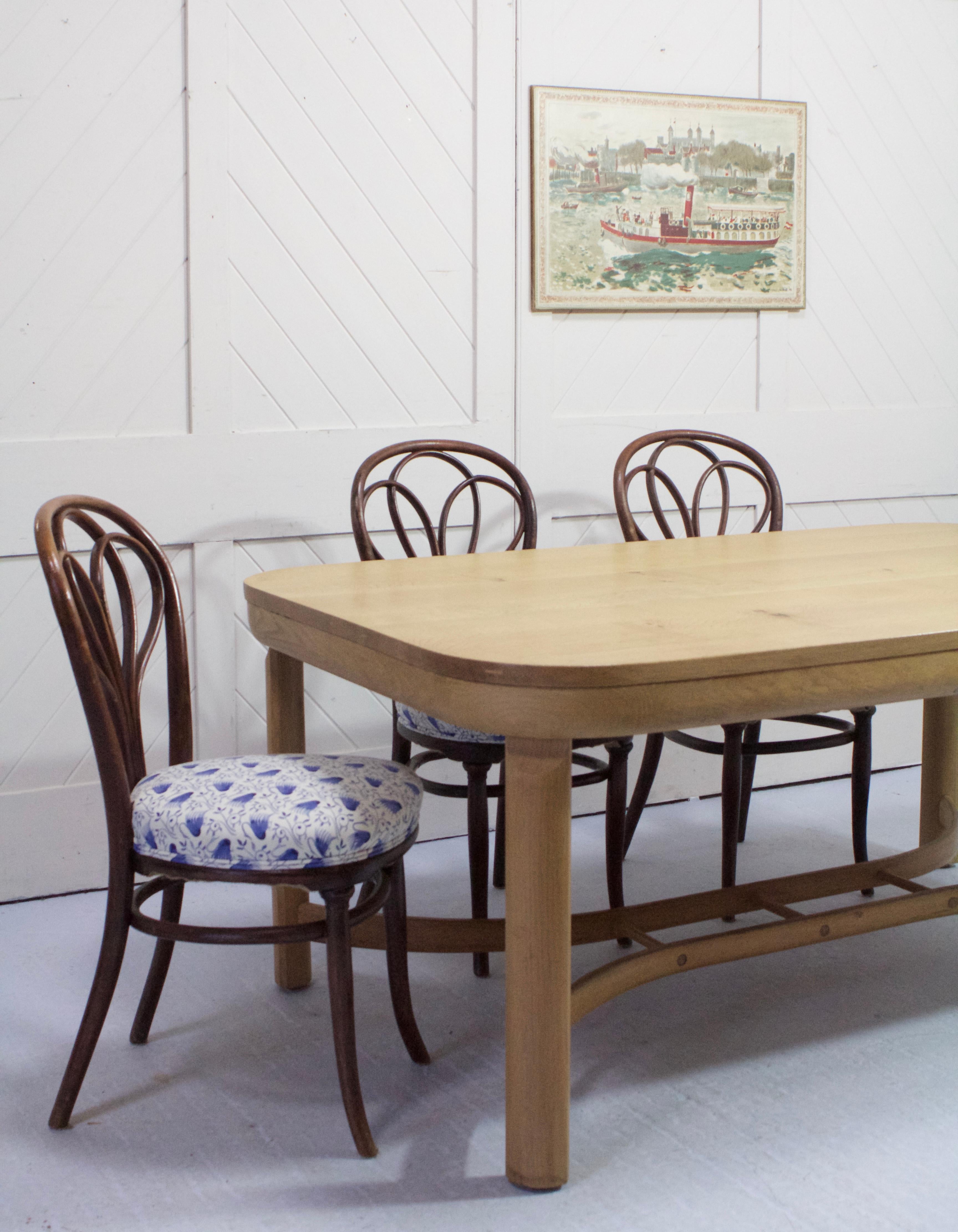 20th Century Cotswold School Oak Dining Table For Sale