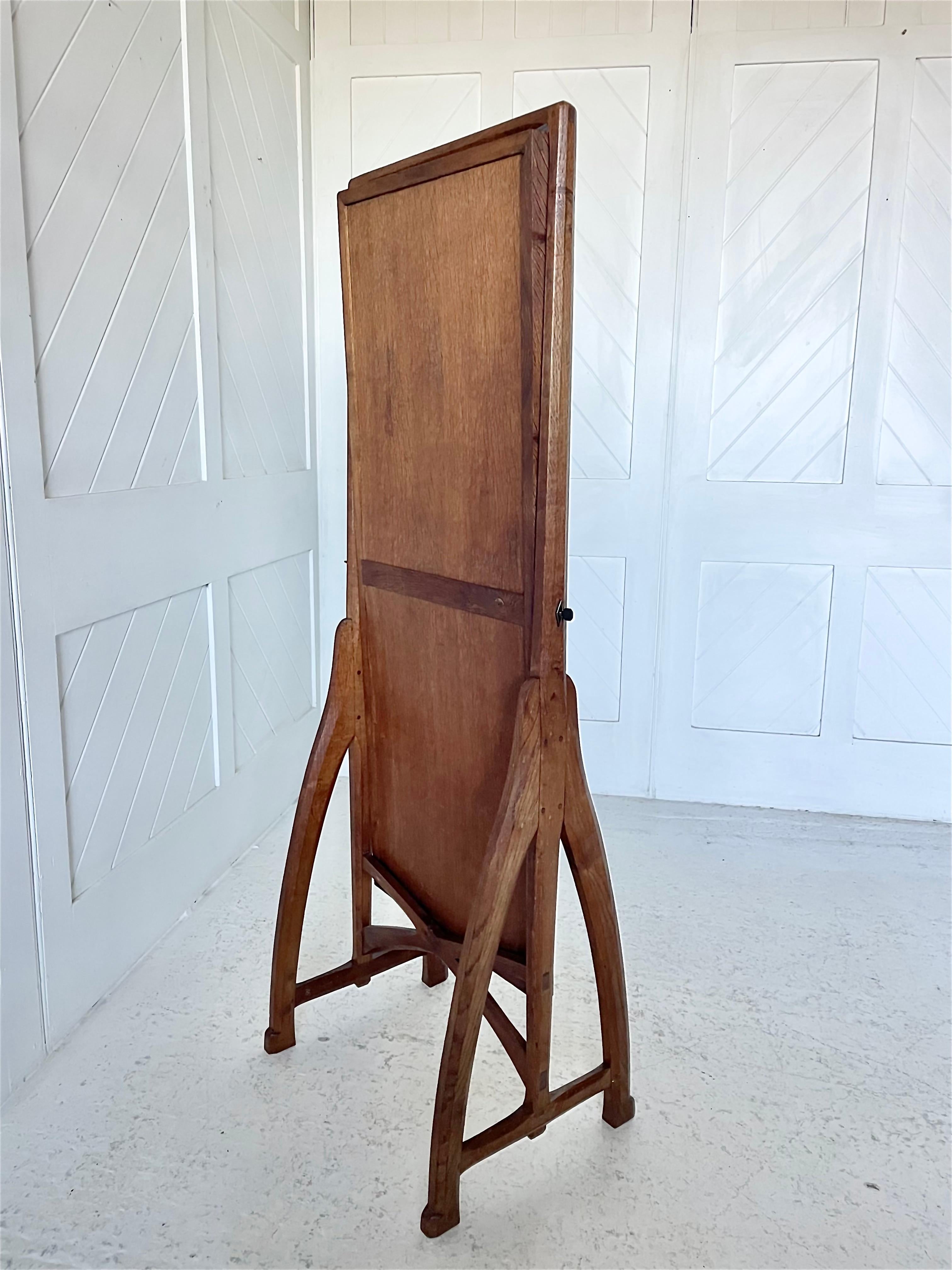 Miroir de cheval encadré en chêne de l'école Cotswold Bon état - En vente à Petworth, GB
