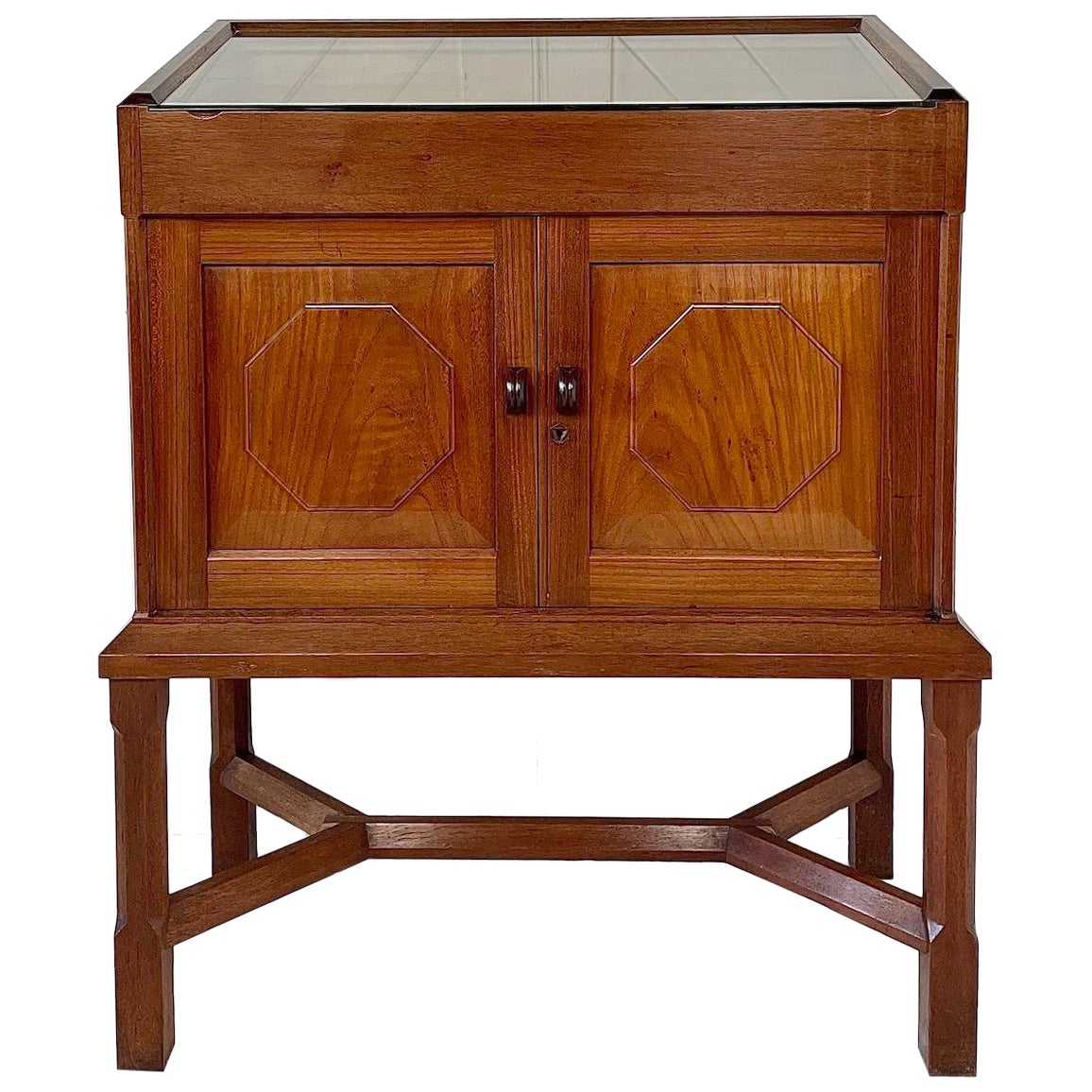 Cotswold School Sammlerschrank aus Teakholz