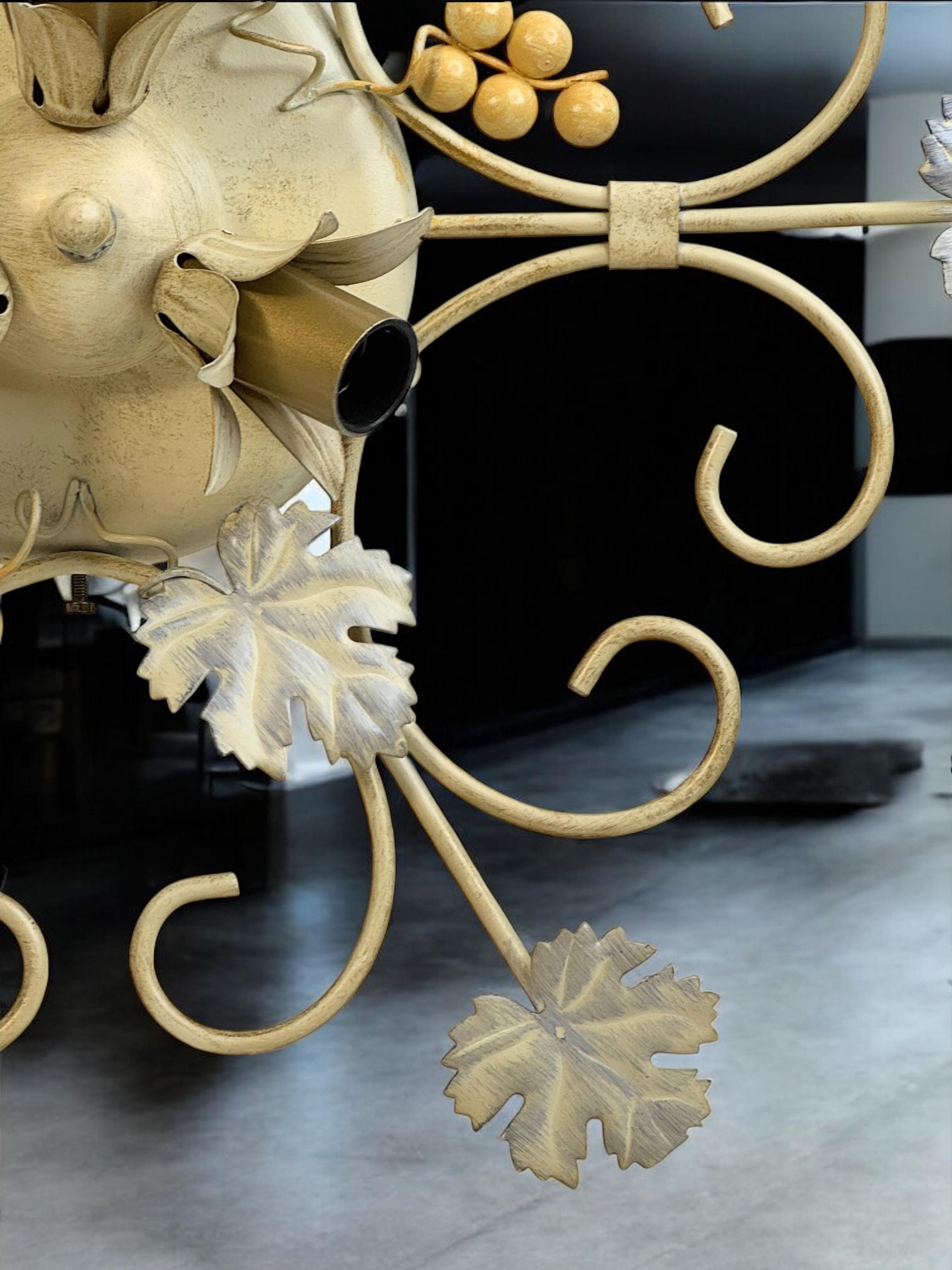 Cottage Style Shabby Chic Florence Grape & Leaf Flush Mount Light Kolarz Austria en vente 3