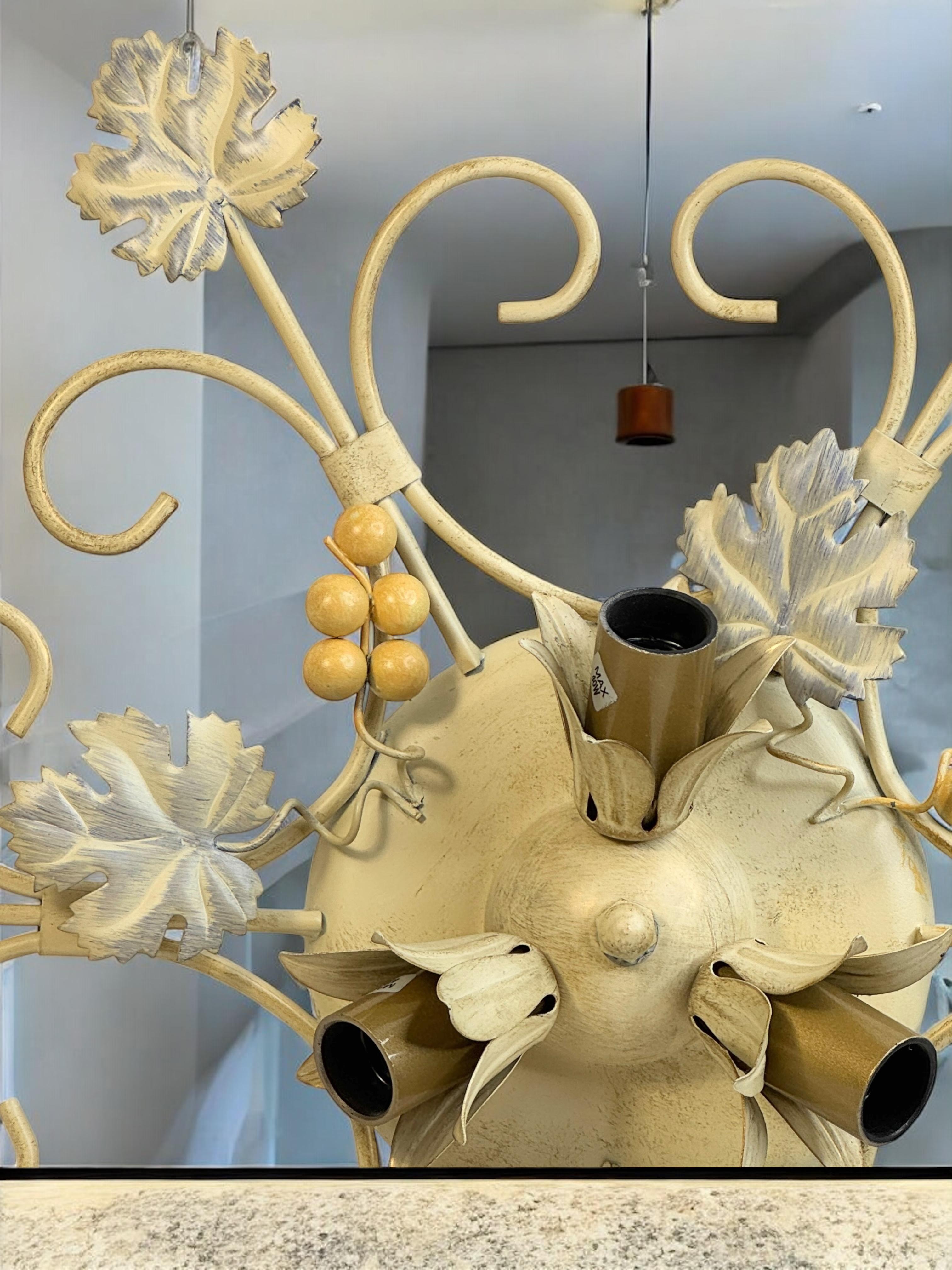 Cottage Style Shabby Chic Florence Grape & Leaf Flush Mount Light Kolarz Austria en vente 5