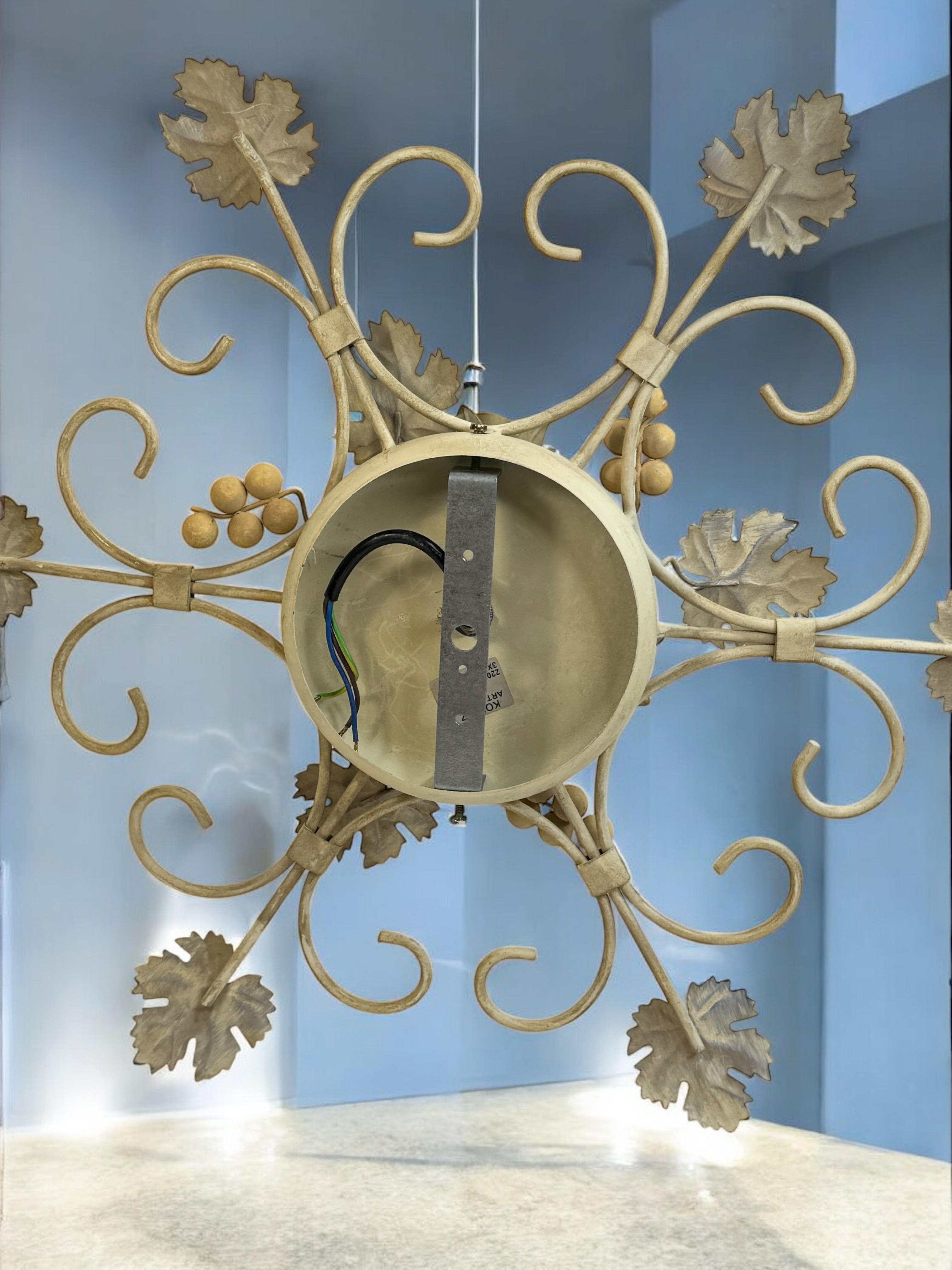 Cottage Style Shabby Chic Florence Grape & Leaf Flush Mount Light Kolarz Austria en vente 6