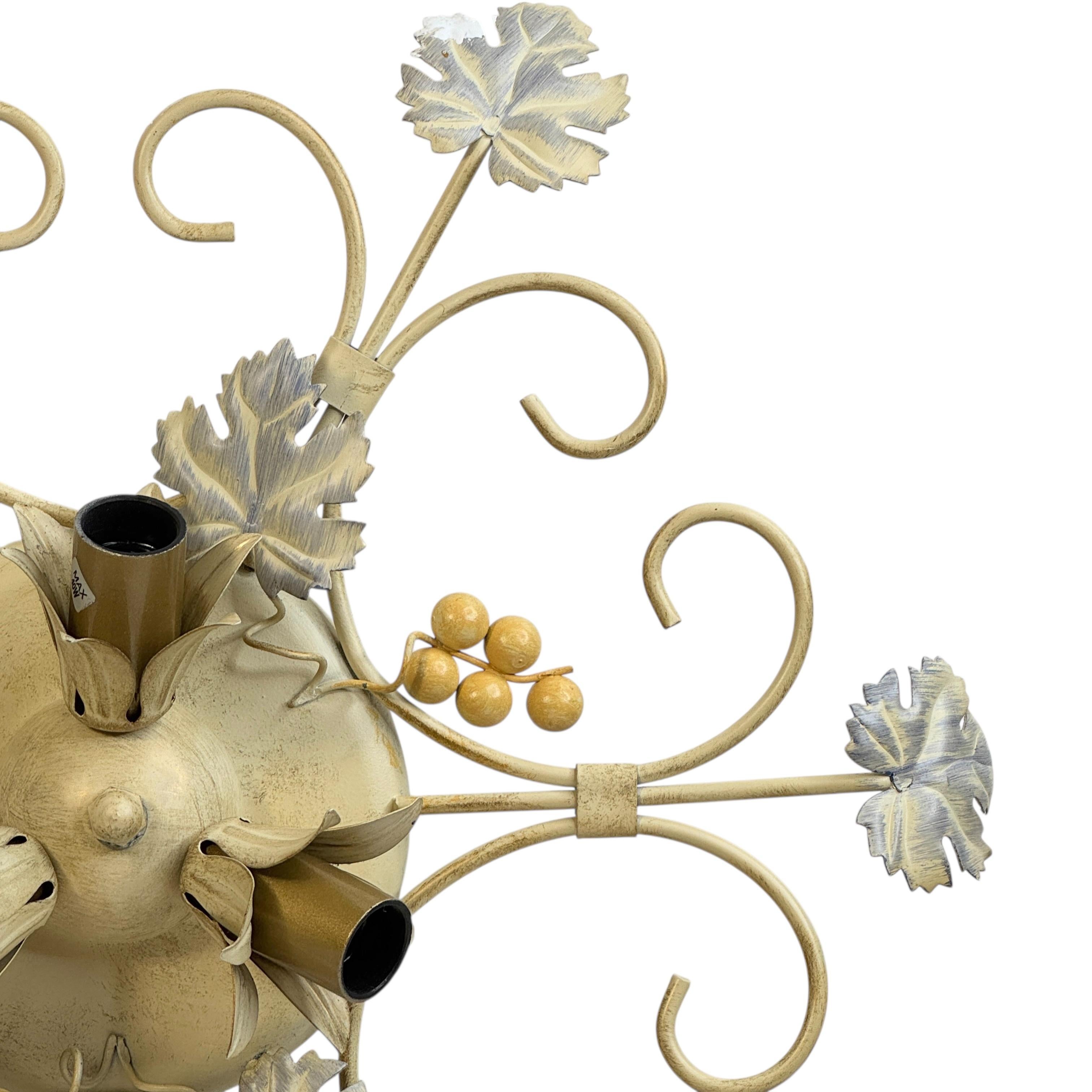 Autrichien Cottage Style Shabby Chic Florence Grape & Leaf Flush Mount Light Kolarz Austria en vente