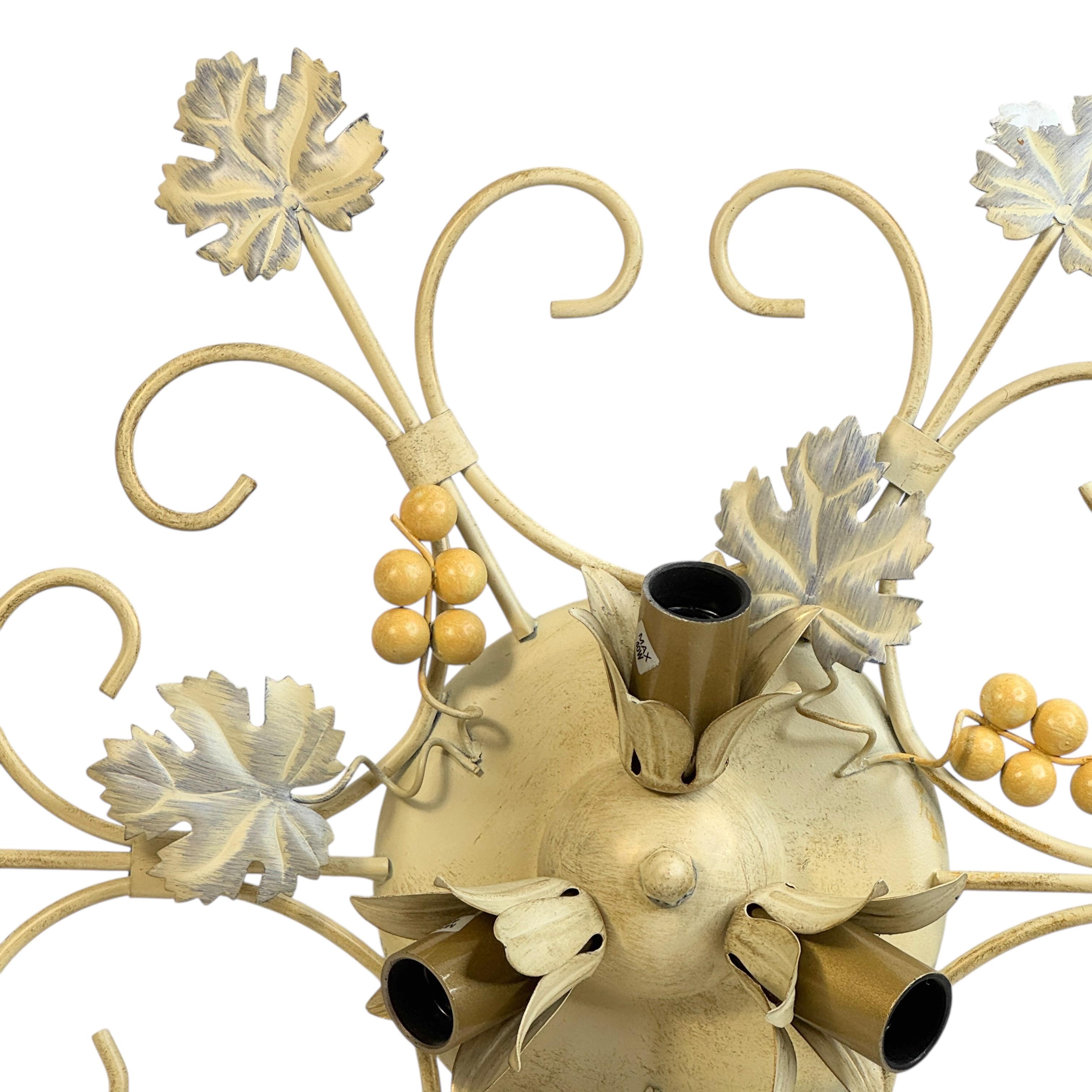 Cottage Style Shabby Chic Florence Grape & Leaf Flush Mount Light Kolarz Austria Bon état - En vente à Nuernberg, DE