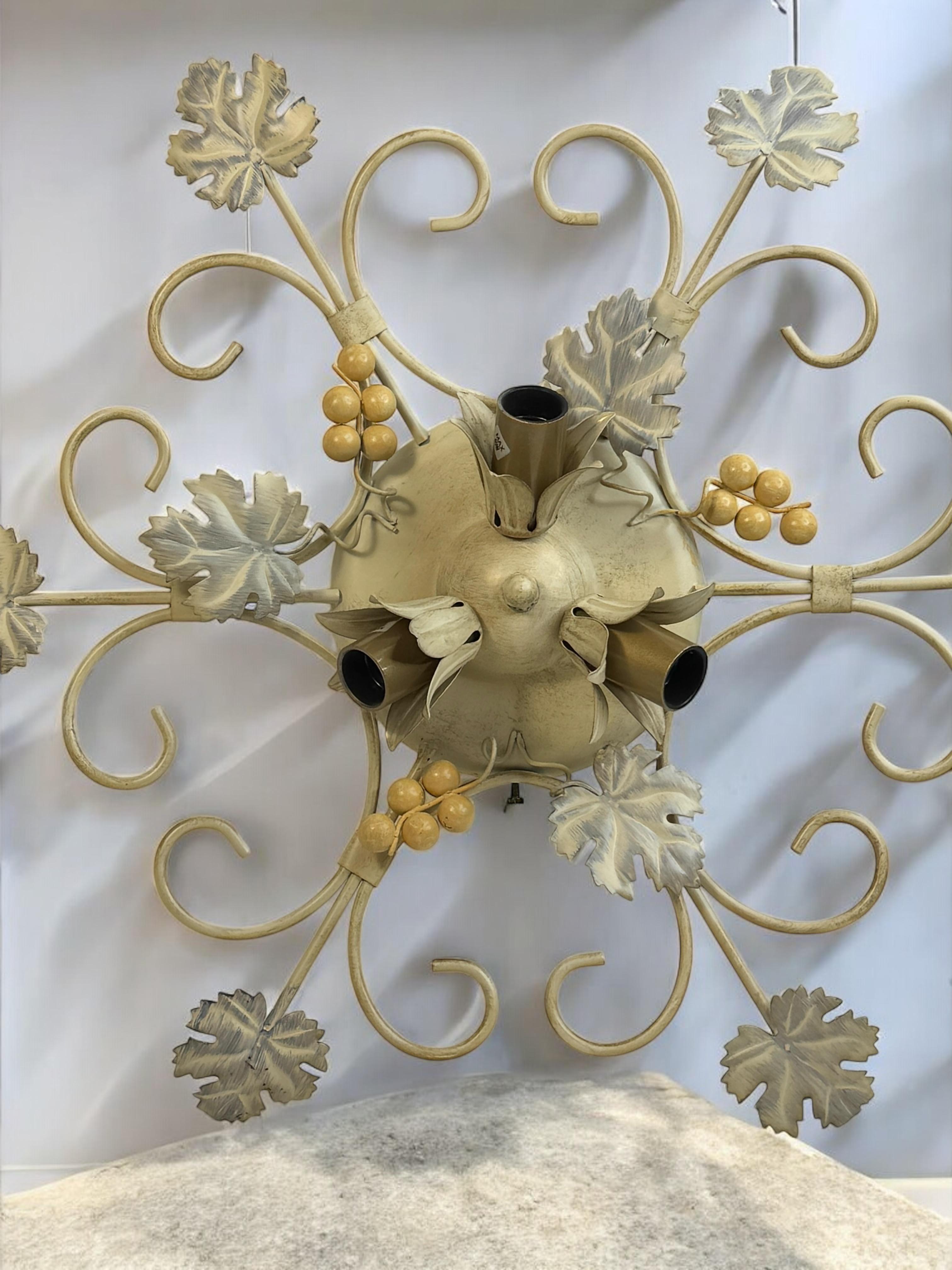 Cottage Style Shabby Chic Florence Grape & Leaf Flush Mount Light Kolarz Austria en vente 1