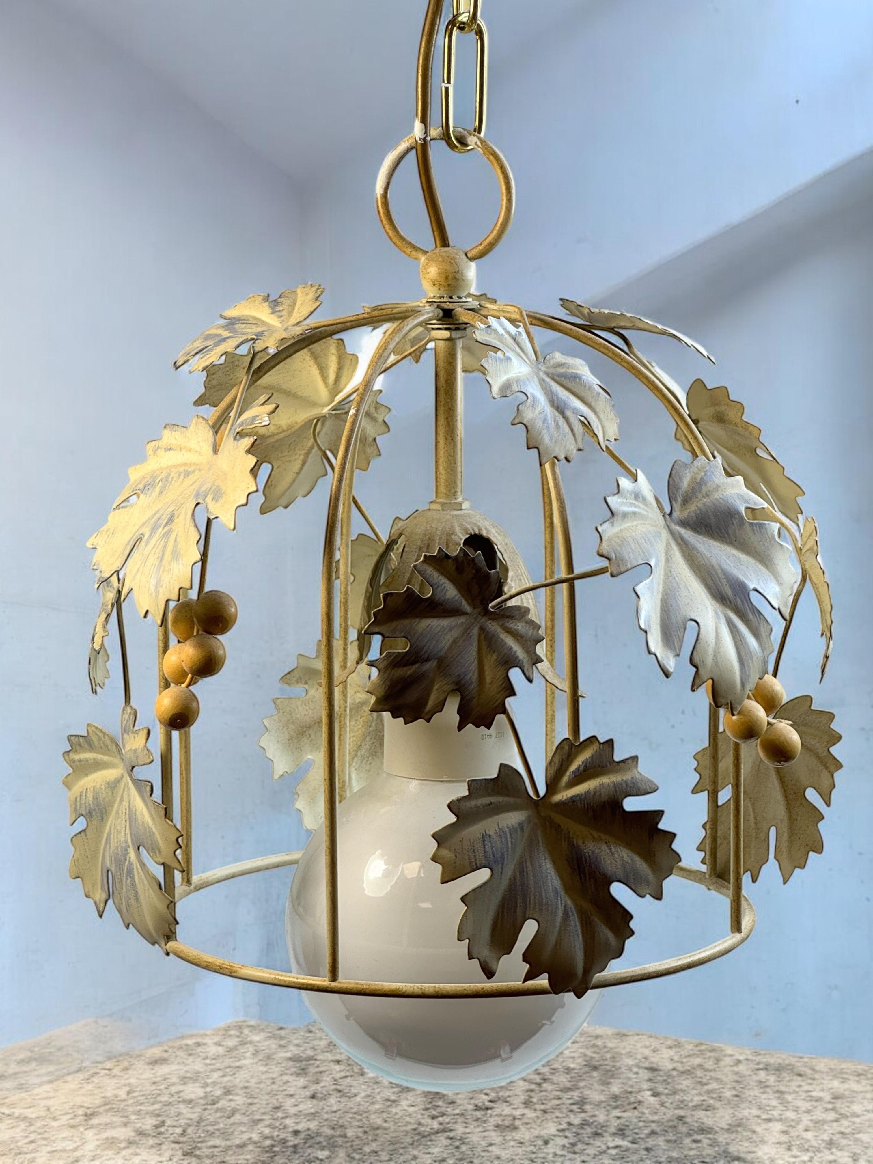 Cottage Style Shabby Chic Florence Grape & Leaf Pendant Light, Kolarz Austria en vente 4