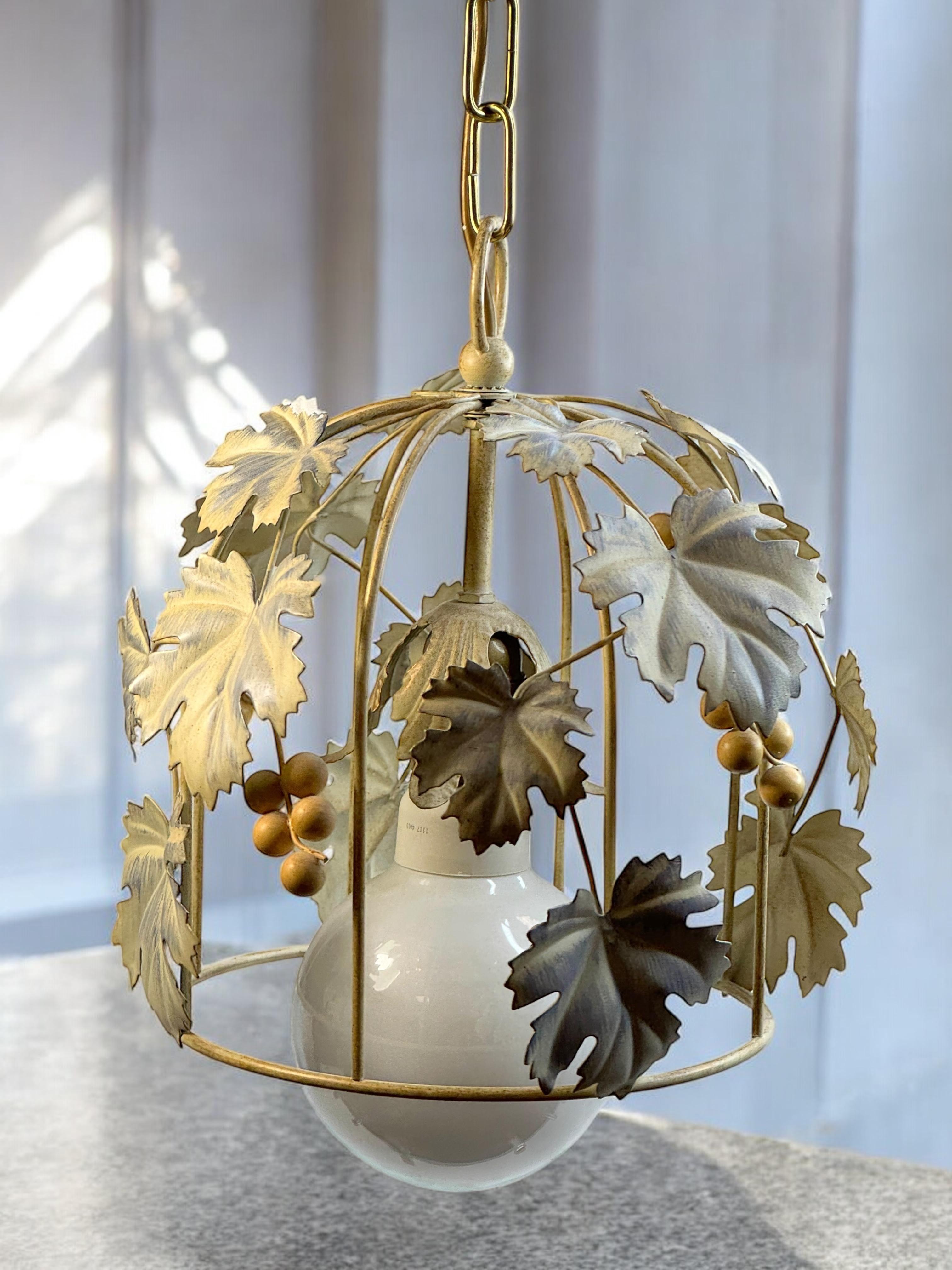 Cottage Style Shabby Chic Florence Grape & Leaf Pendant Light, Kolarz Austria en vente 6