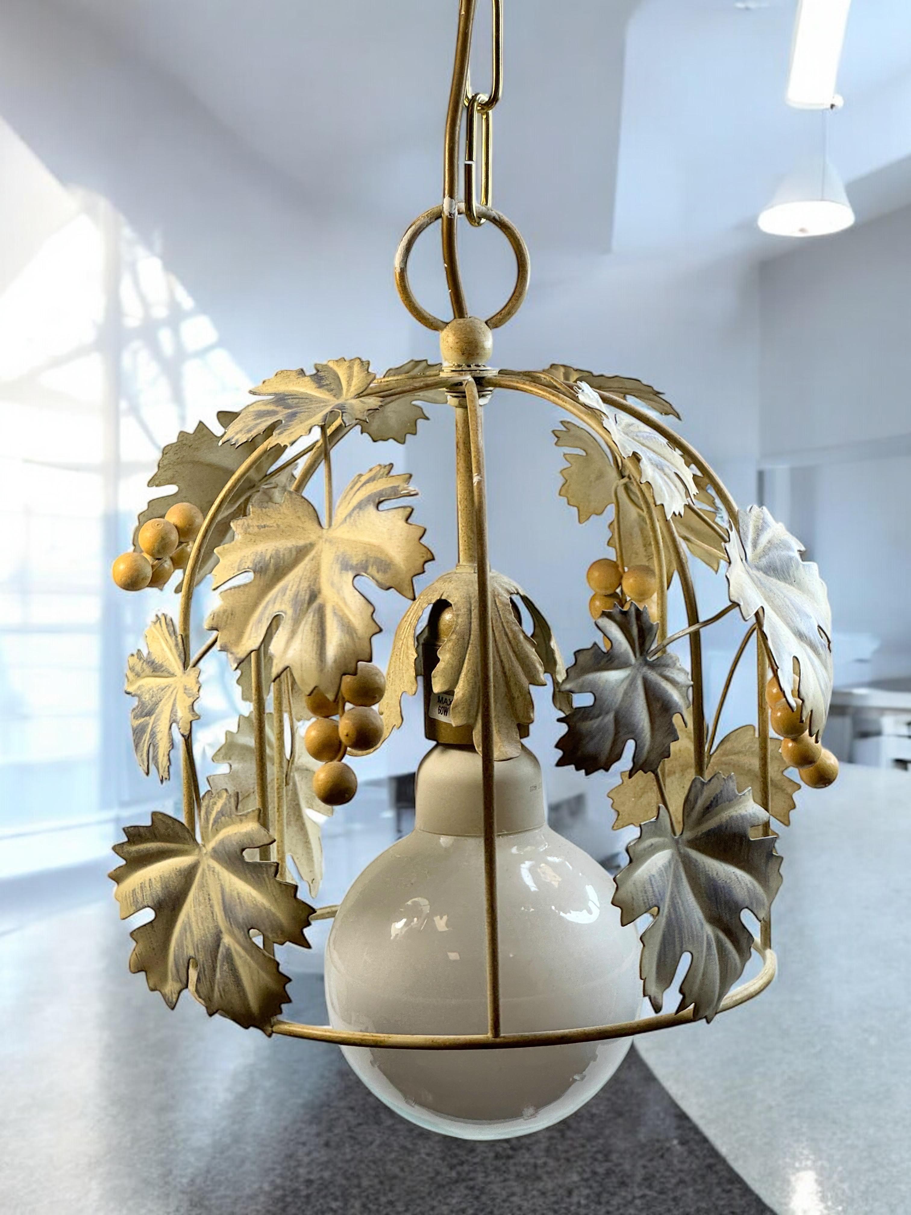 Cottage Style Shabby Chic Florence Grape & Leaf Pendant Light, Kolarz Austria en vente 7