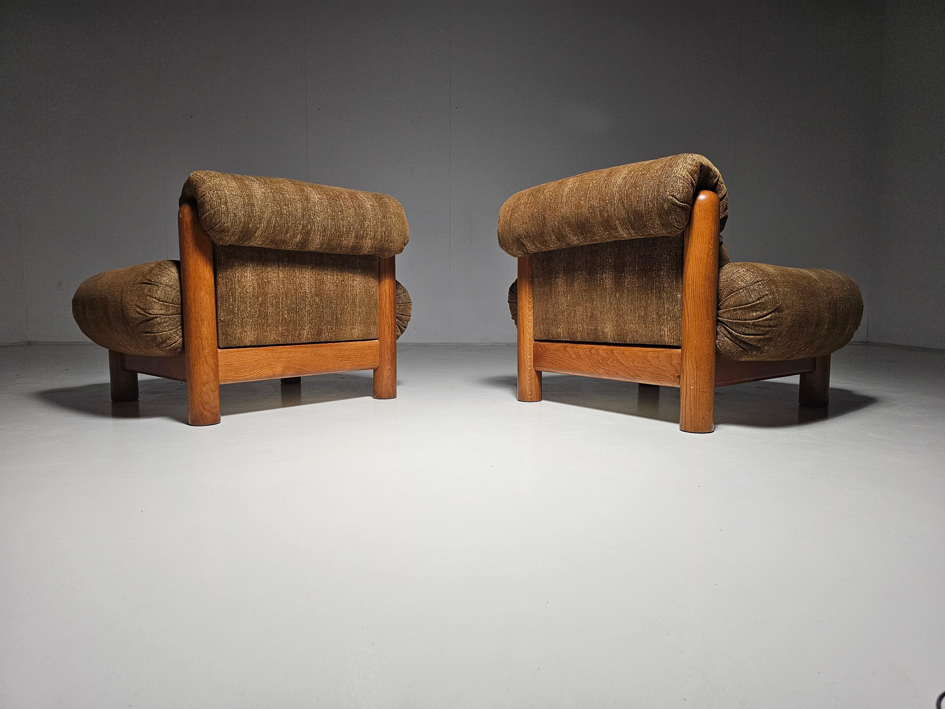 Loungesessel im Landhausstil xxl aus Eiche und Stoff, Deutschland, 1970er Jahre im Angebot 1