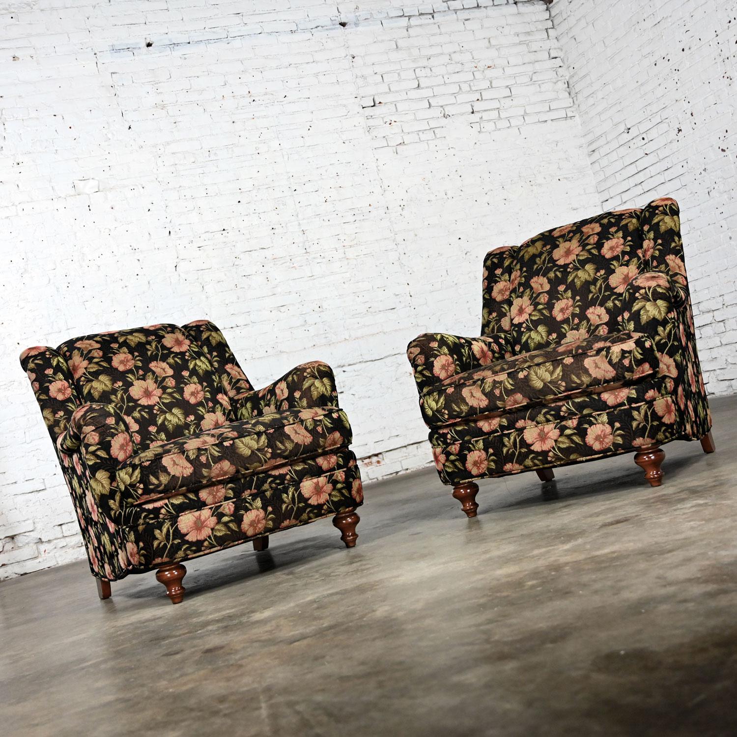 Américain Paire de chaises longues à motifs floraux de style Cottagecore de Sam Moore Furniture Division Hooker en vente