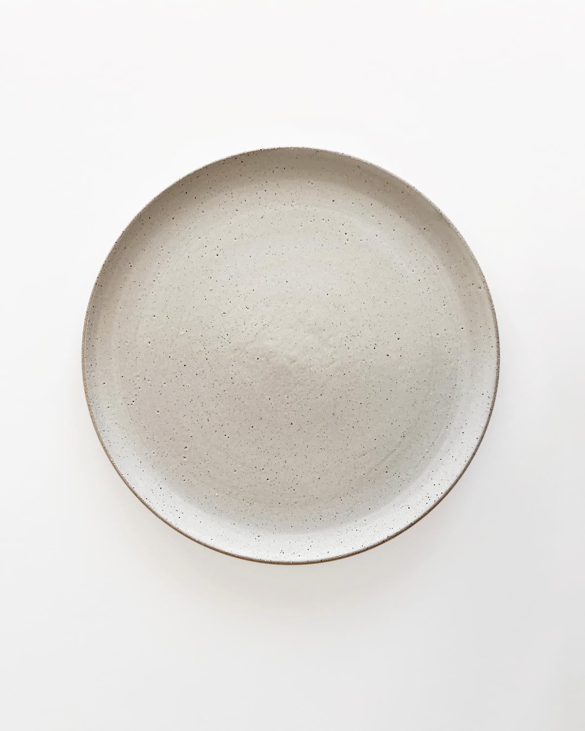 Fait main Service de table Cotto en grès fait à la main en gris et sable en vente