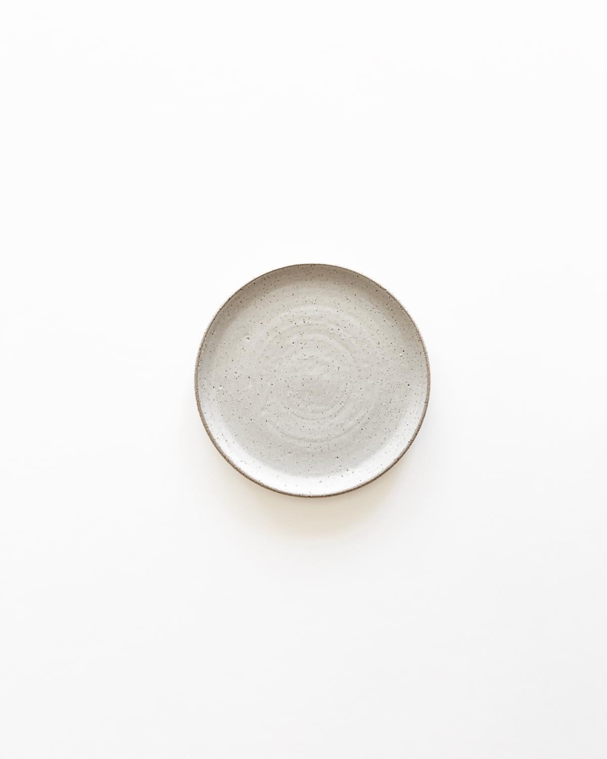 XXIe siècle et contemporain Service de table Cotto en grès fait à la main en gris et sable en vente