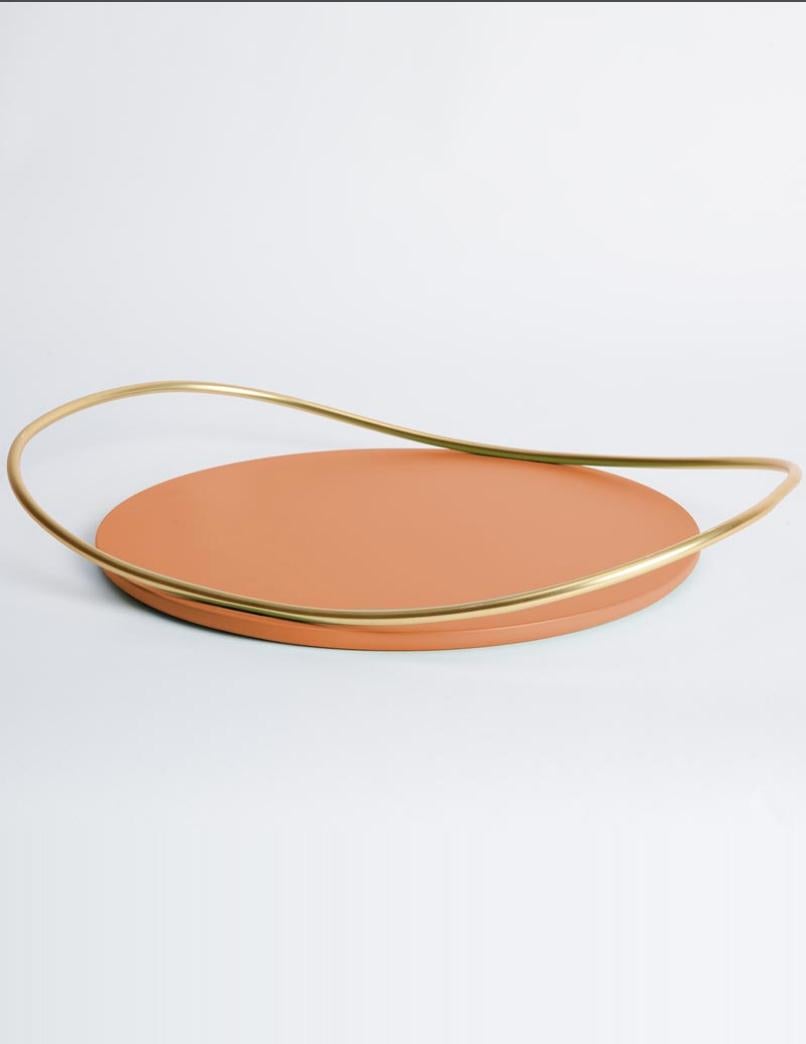 Cotto Touché B tray by Mason Editions
Dimensions: 36 × 47 × 6.7 cm
Materials: Iron and MDF
Colours: taupe, cotton, burgundy, sage green, petrol green

A light metal rod that rests on the surface and then lifts up, almost touching the surface