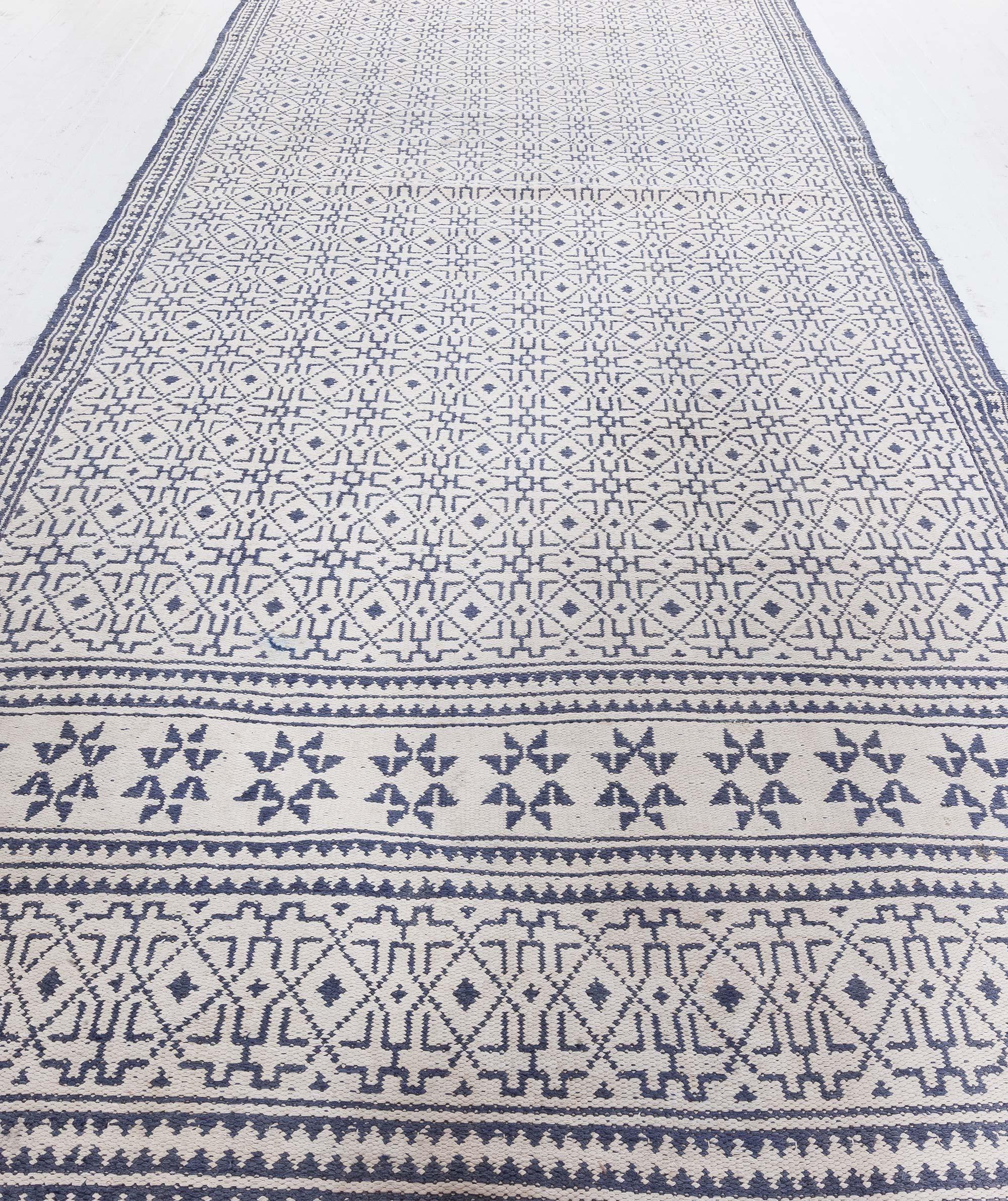 Cotton Agra Runner (Size Adjusted) In Good Condition For Sale In New York, NY