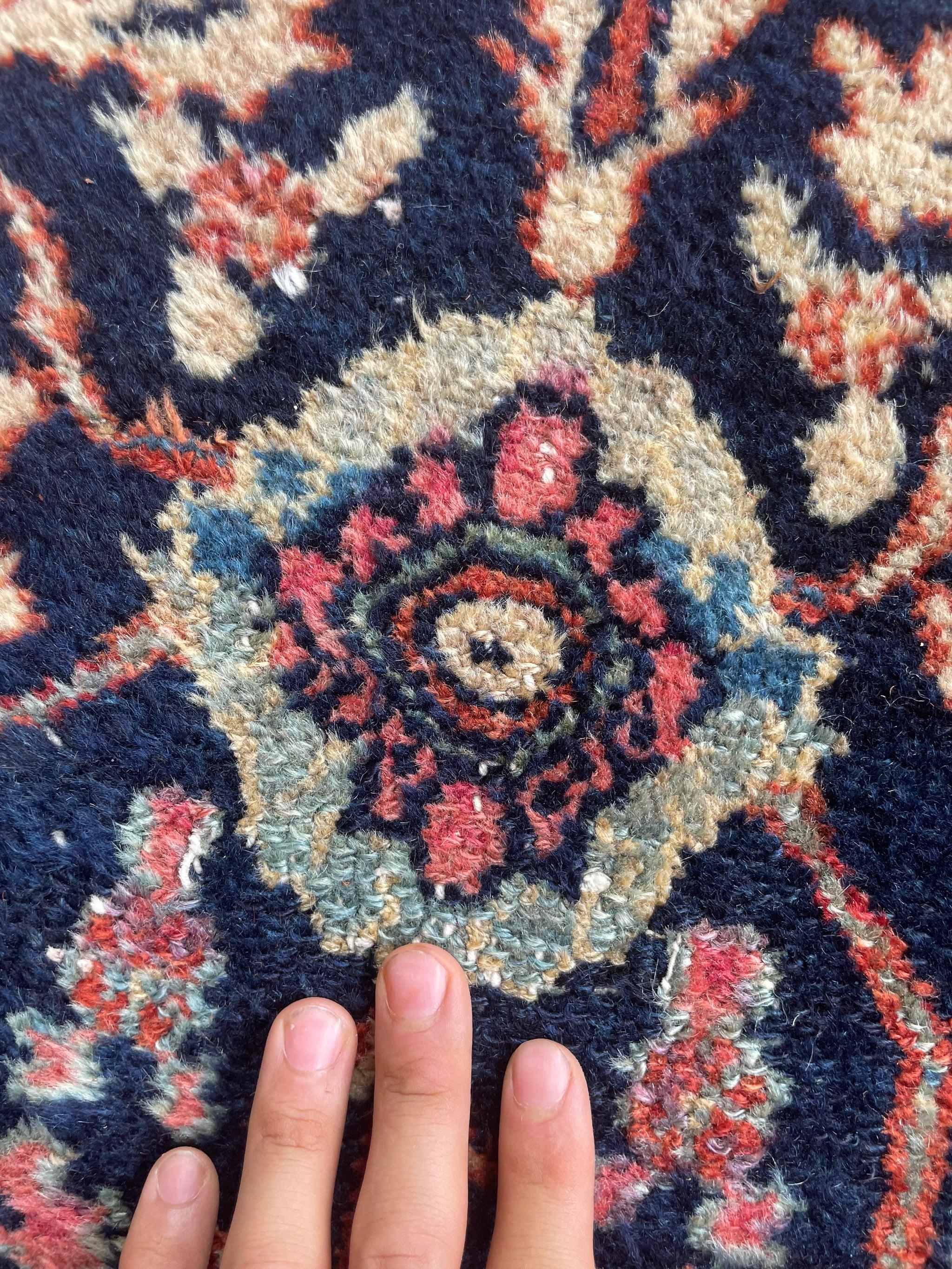 Alfombra de algodón con hortensias y mal de ojo protector, c. 1920-30 en Bueno estado para la venta en Milwaukee, WI