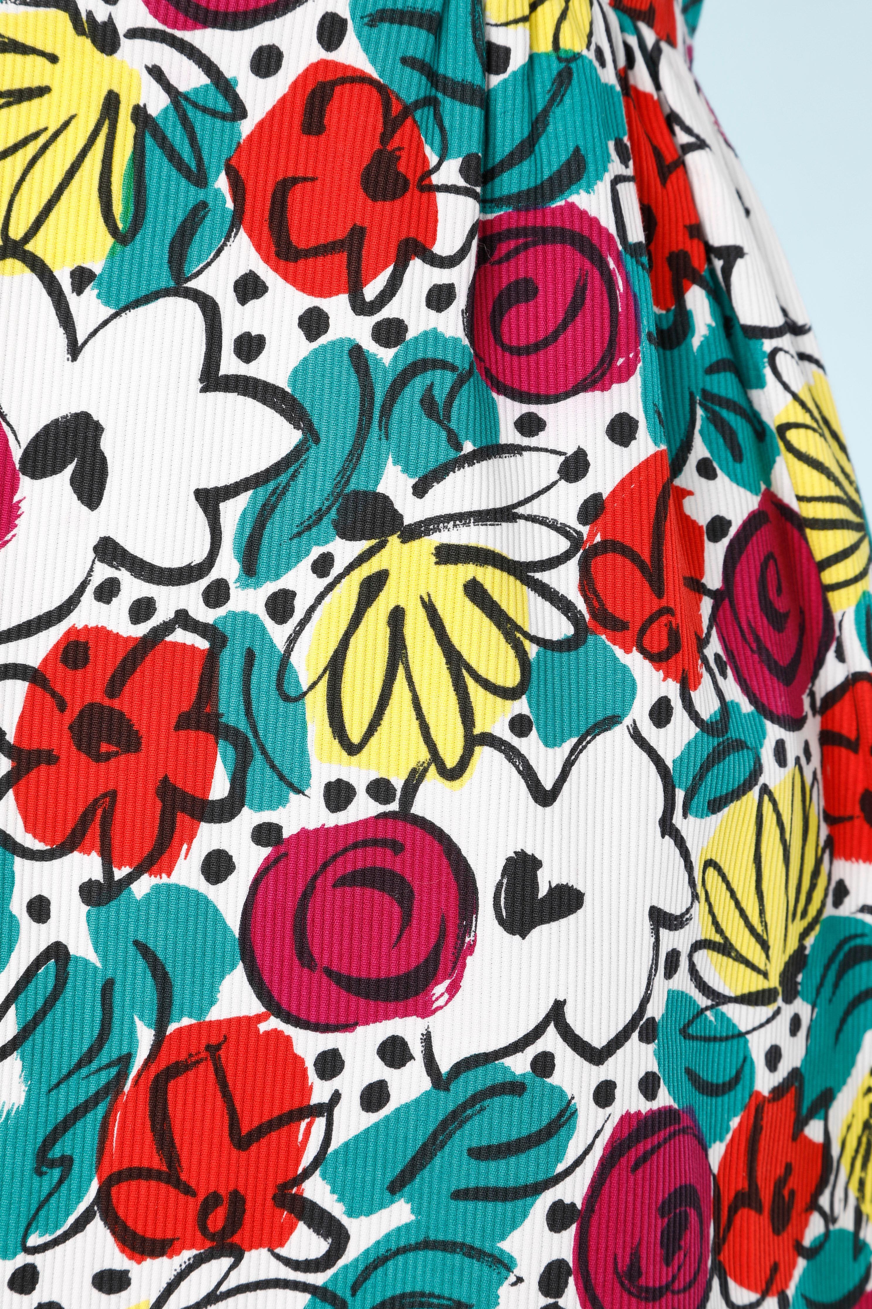 Beige Robe de jour en coton avec imprimé floral sur Pierre Cardin Paris  en vente