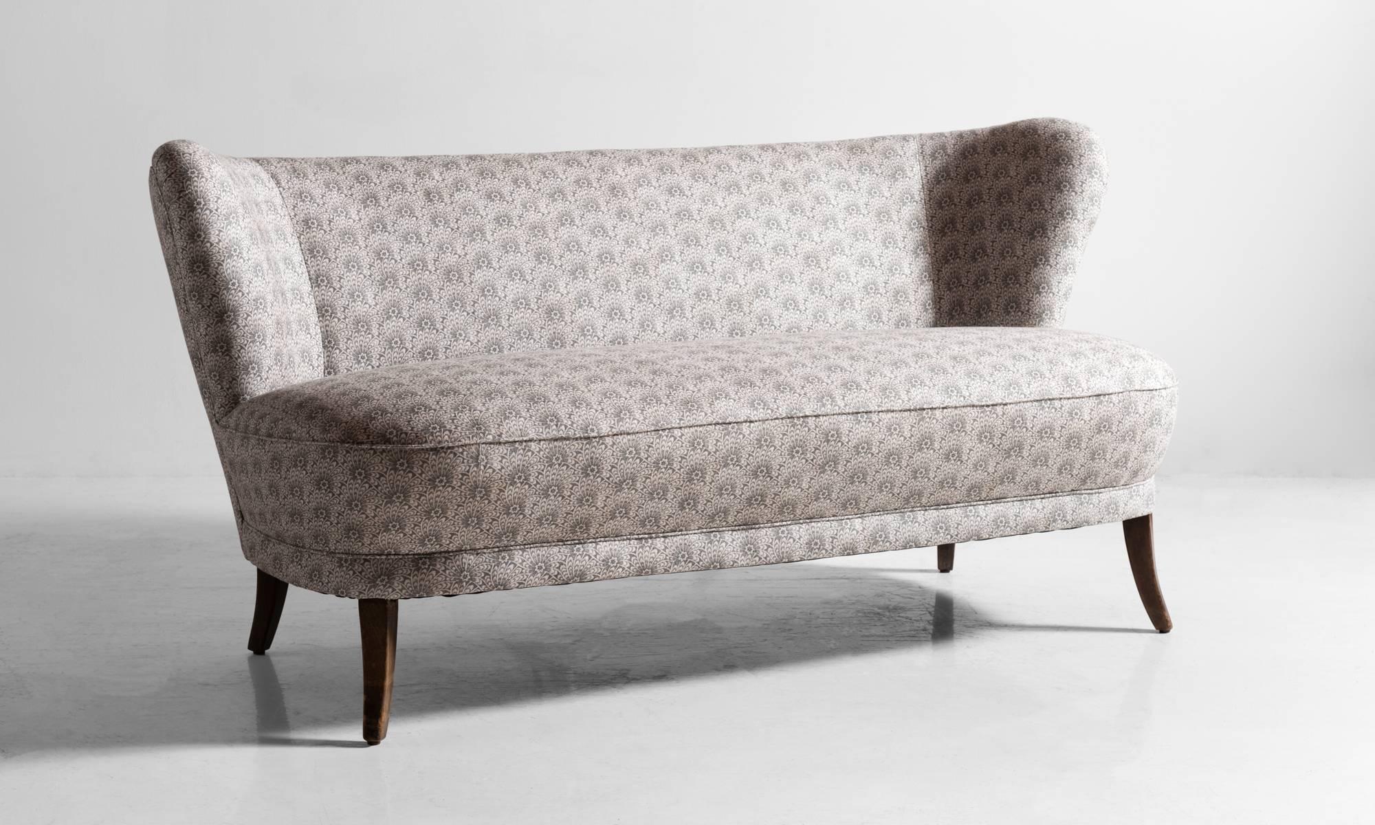 Cotton-linen cocktail sofa, Netherlands, circa 1950

Petite sized and elegant form, reupholstered in Liberty of London cotton-linen fabric.