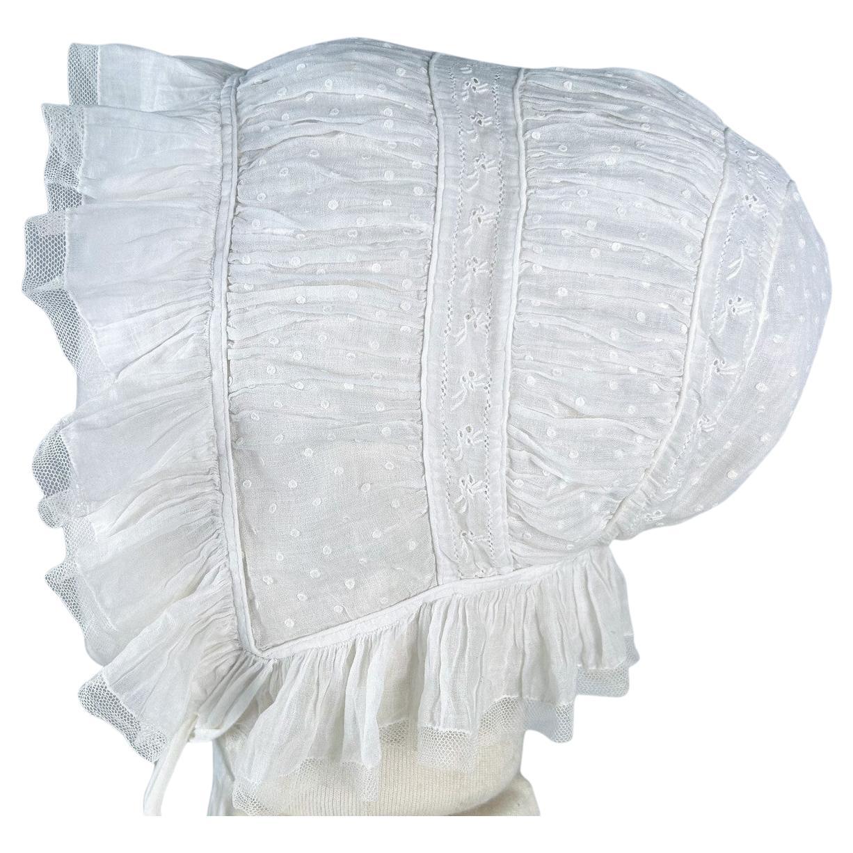 Bonnet en mousseline de coton avec broderie de plumetis - France Circa 1810/1840