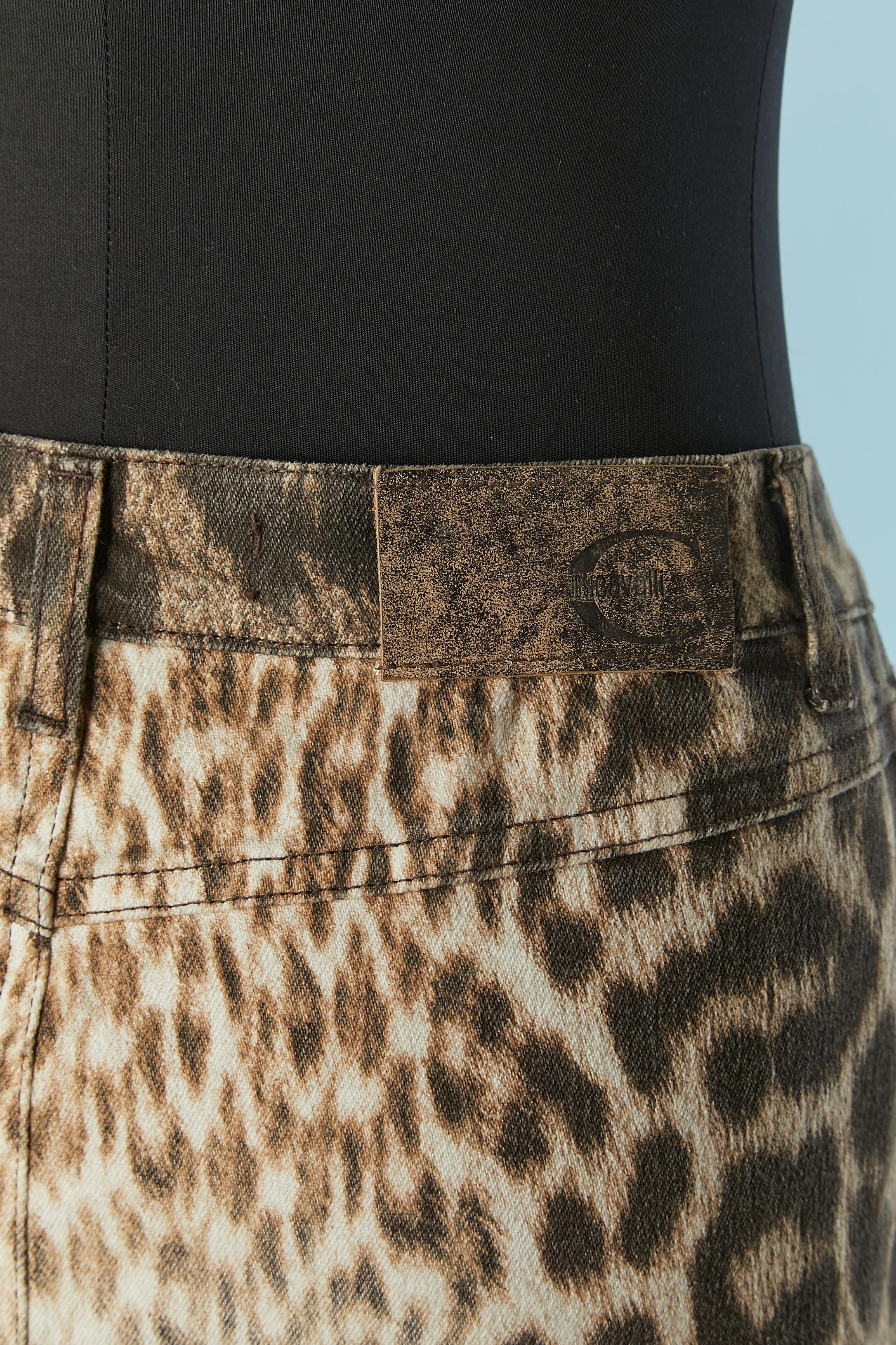 Jupe en coton imprimé léopard et un bleu inséré sur le côté JUST CAVALLI en vente 1