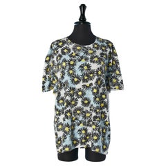 Tee-shirt en coton avec impression de fleurs sur le devant PRADA