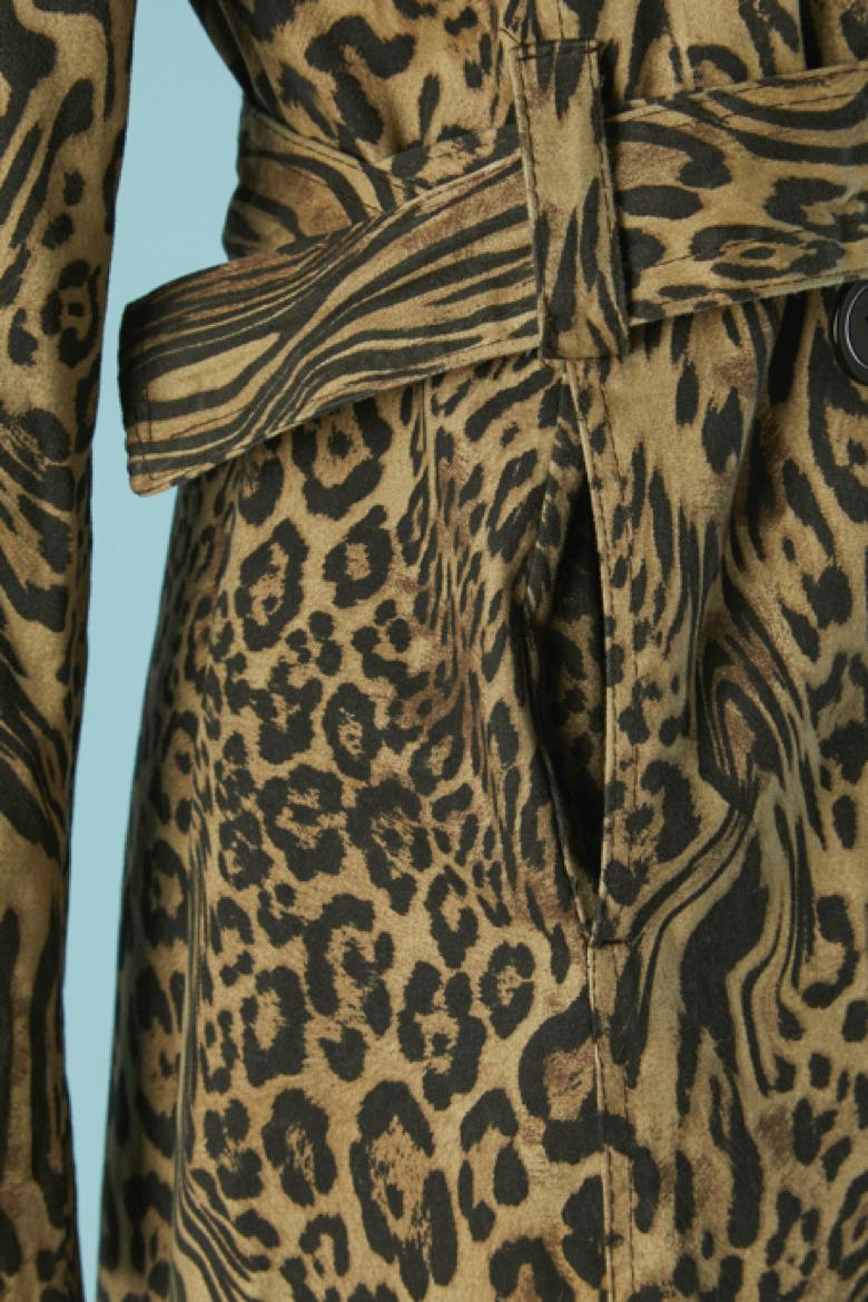 Gabardina de algodón con estampado animal Circa 1960's en Excelente estado para la venta en Saint-Ouen-Sur-Seine, FR